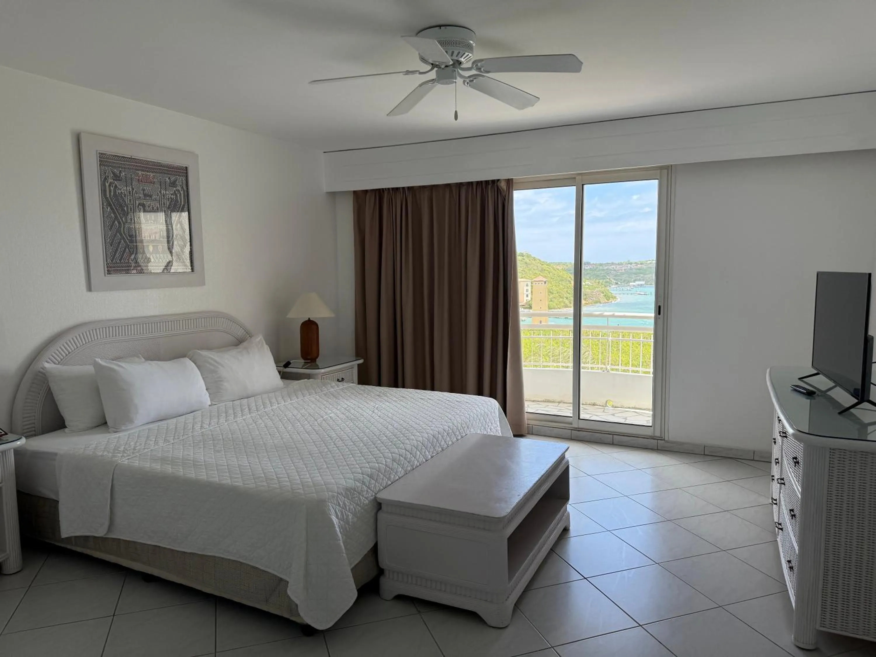 Bedroom, Bed in Sapphire Beach Club Resort
