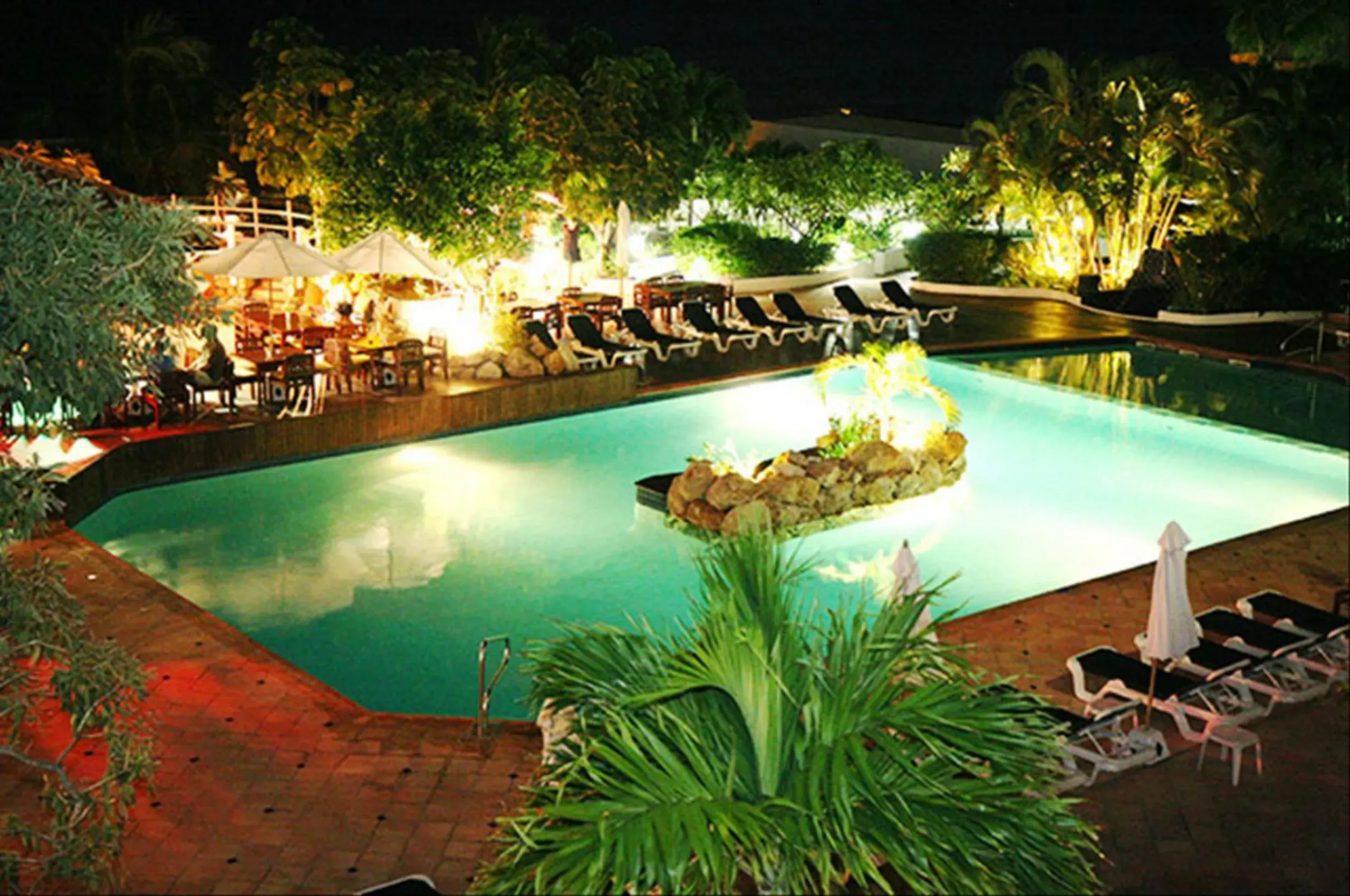 Swimming pool in Sapphire Beach Club Resort Swimming pool in Sapphire Beach Club Resort