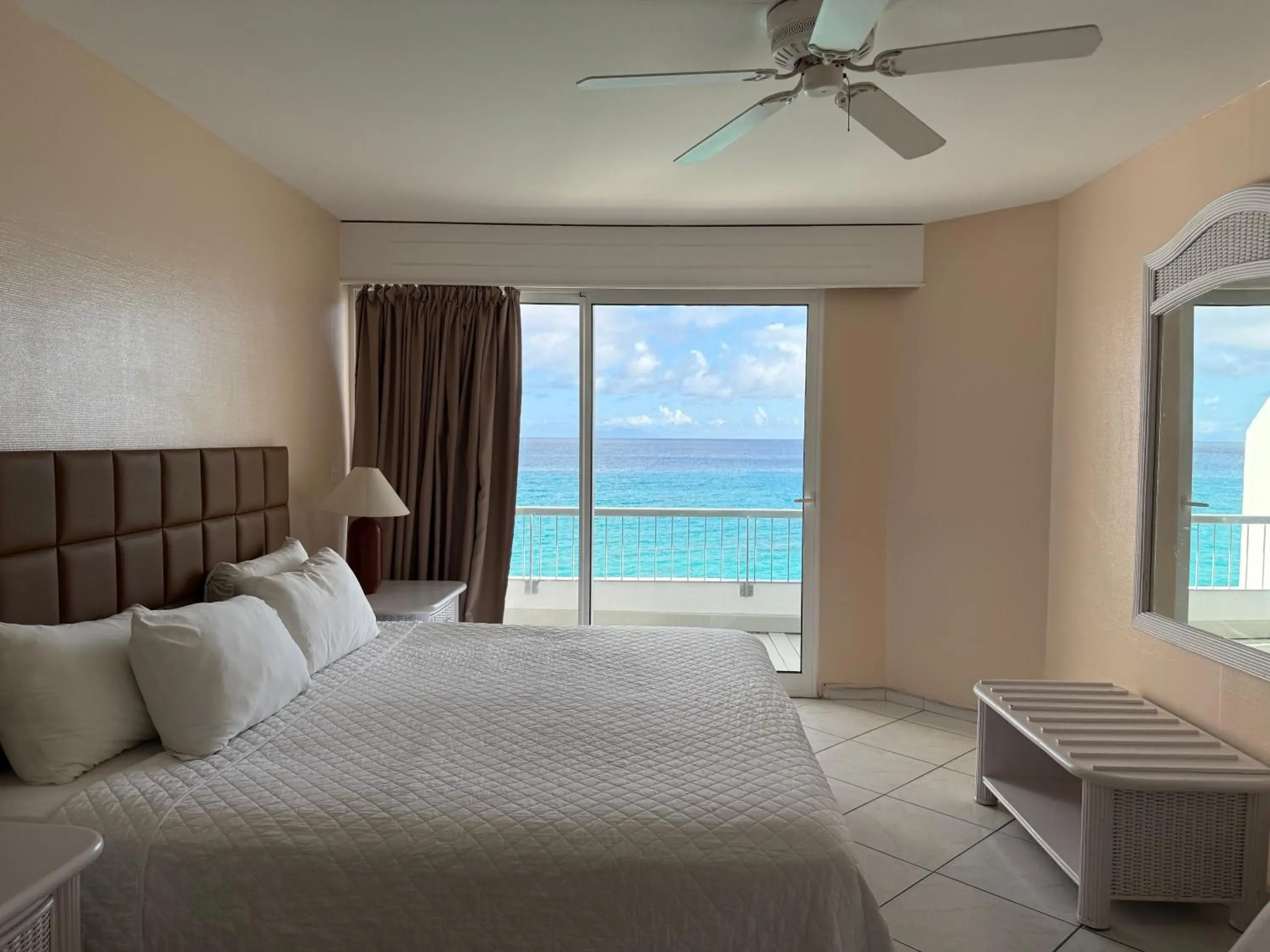 Bedroom, Bed in Sapphire Beach Club Resort Bedroom, Bed in Sapphire Beach Club Resort