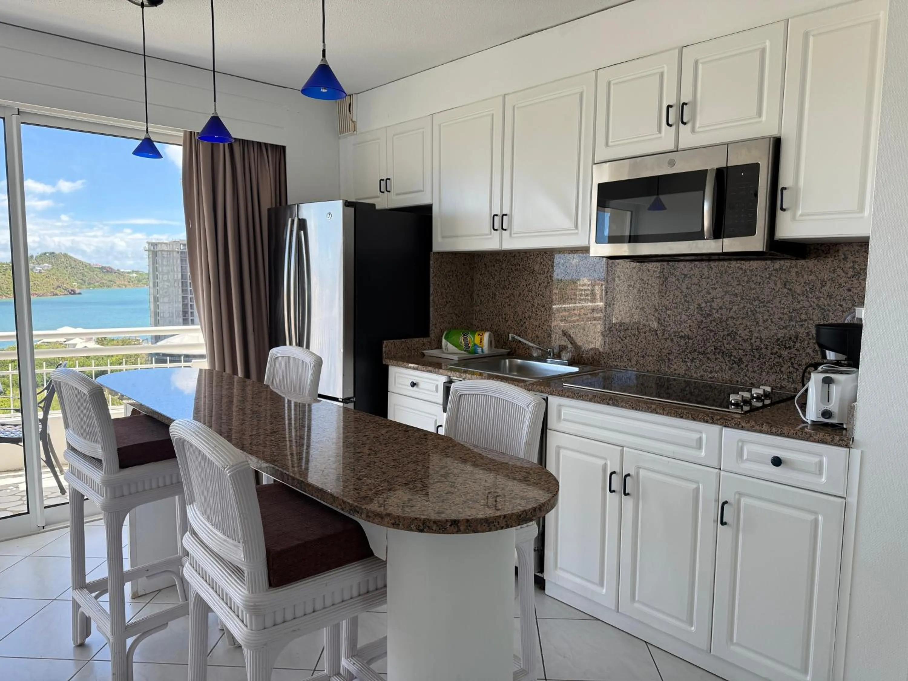 Dining area in Sapphire Beach Club Resort