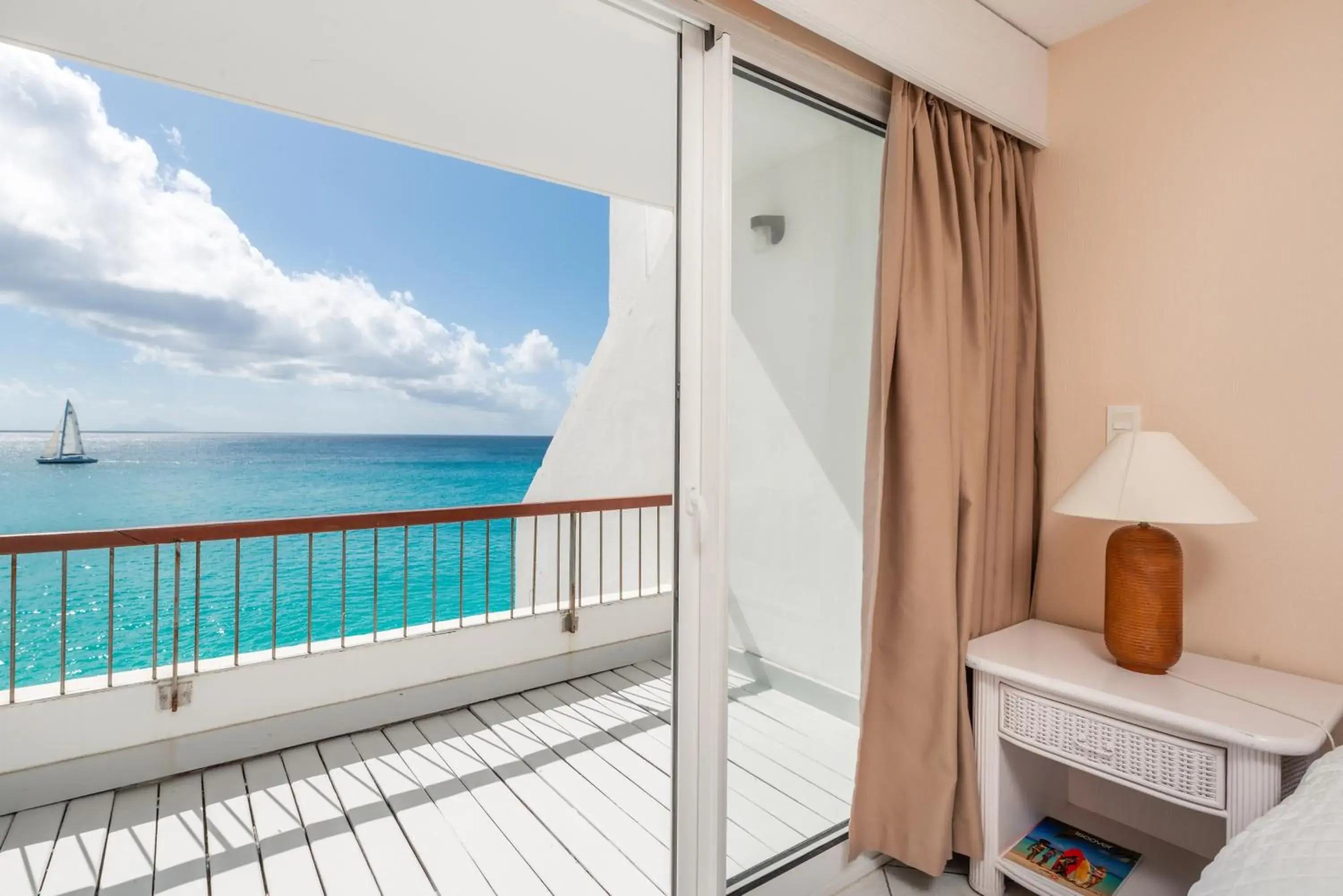 Deluxe Villa in Sapphire Beach Club Resort Deluxe Villa in Sapphire Beach Club Resort