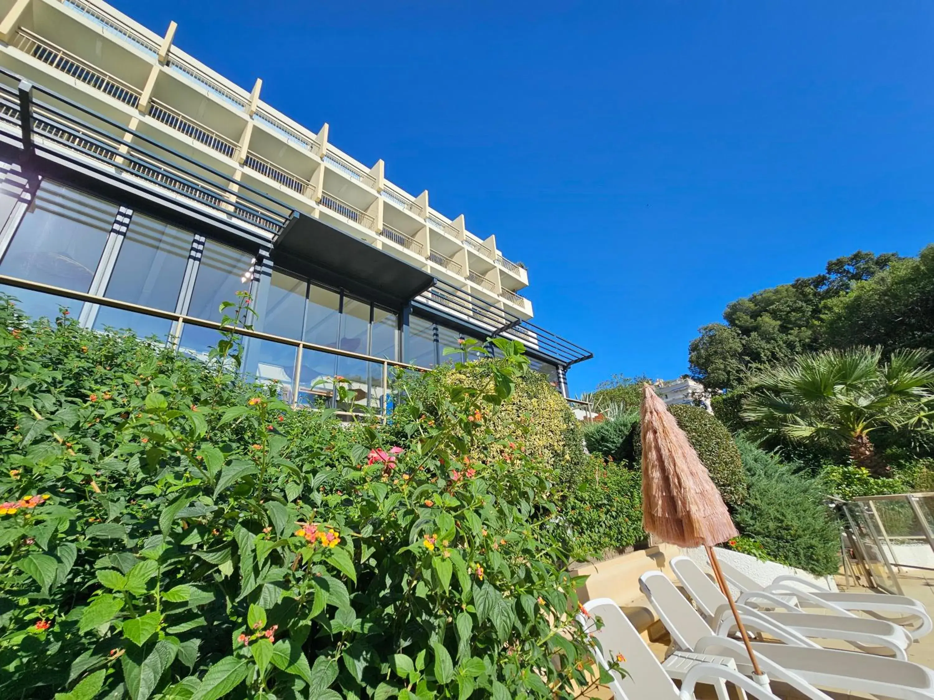 Property building in Luxotel Cannes Property building in Luxotel Cannes