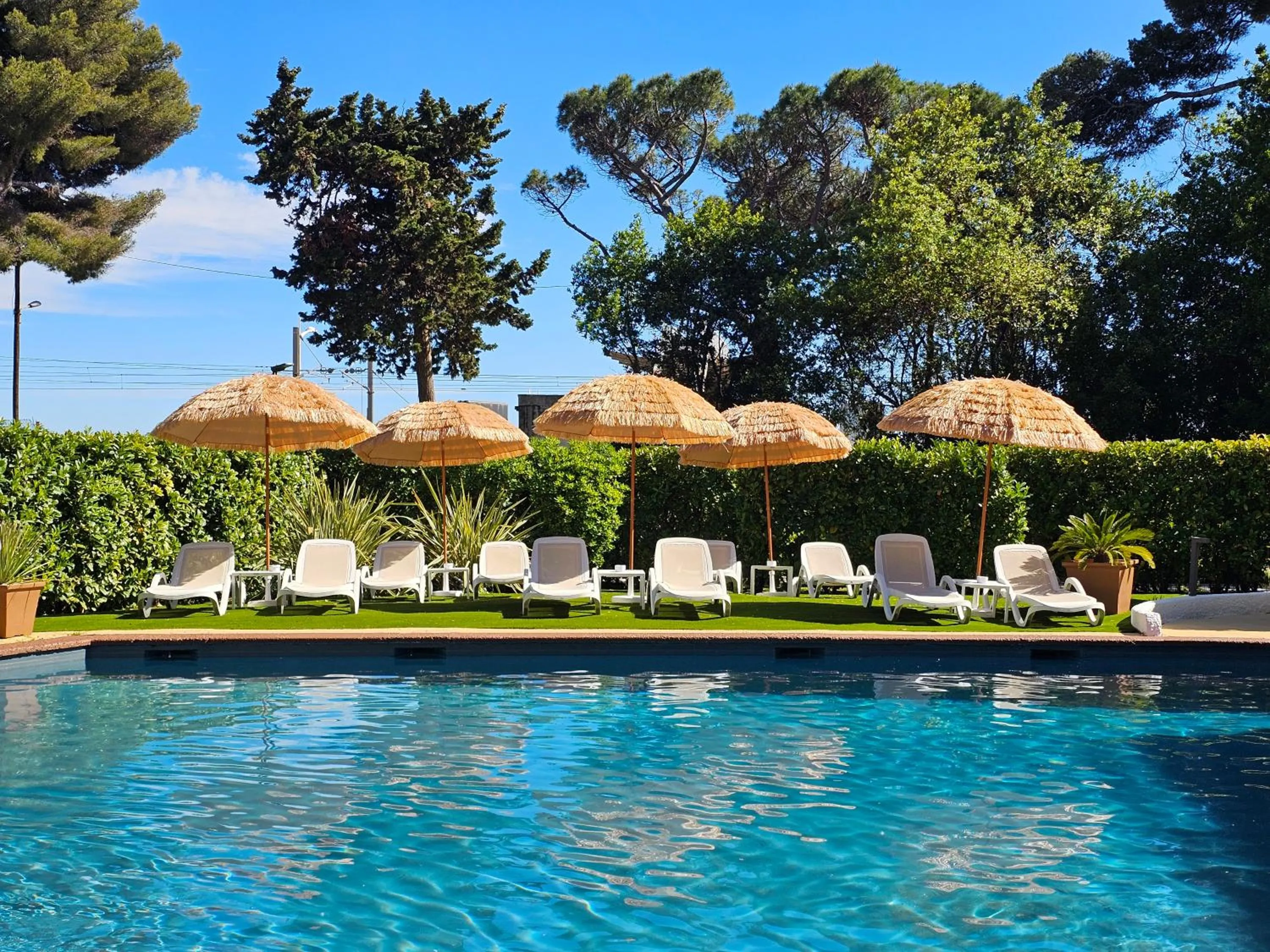 Swimming pool in Luxotel Cannes