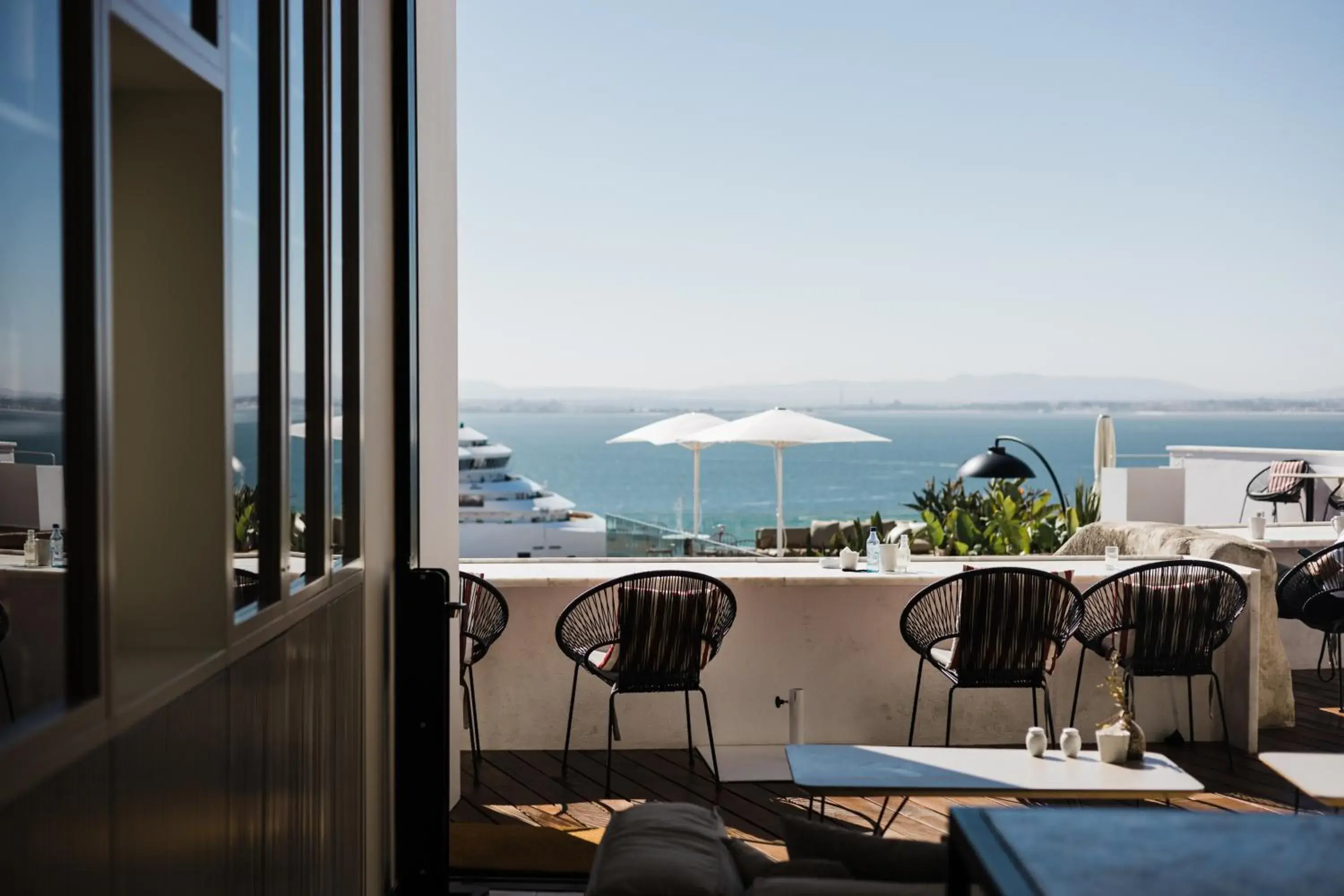 Restaurant/places to eat in Memmo Alfama - Design Hotels Restaurant/places to eat in Memmo Alfama - Design Hotels