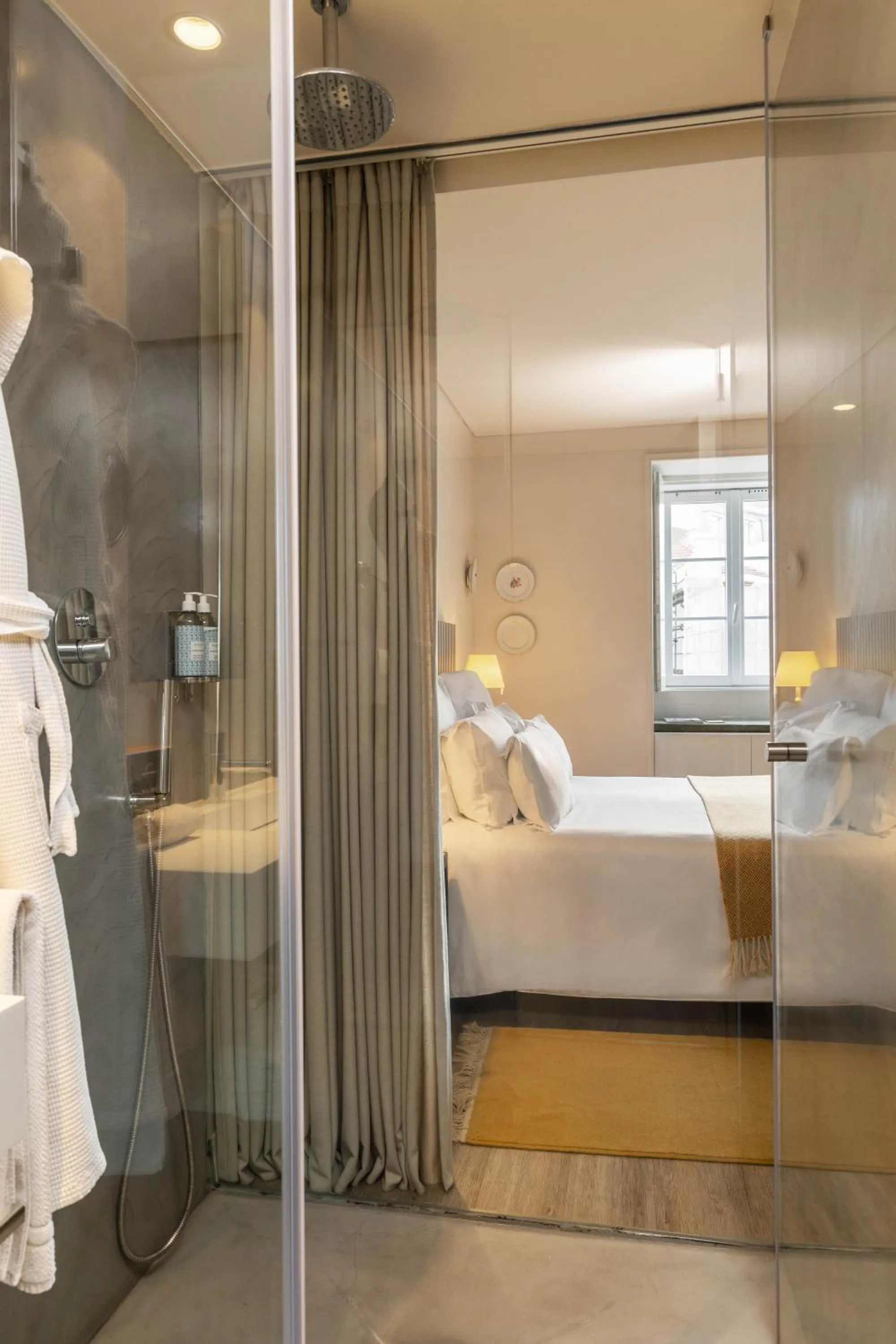 Photo of the whole room, Bed in Memmo Alfama - Design Hotels