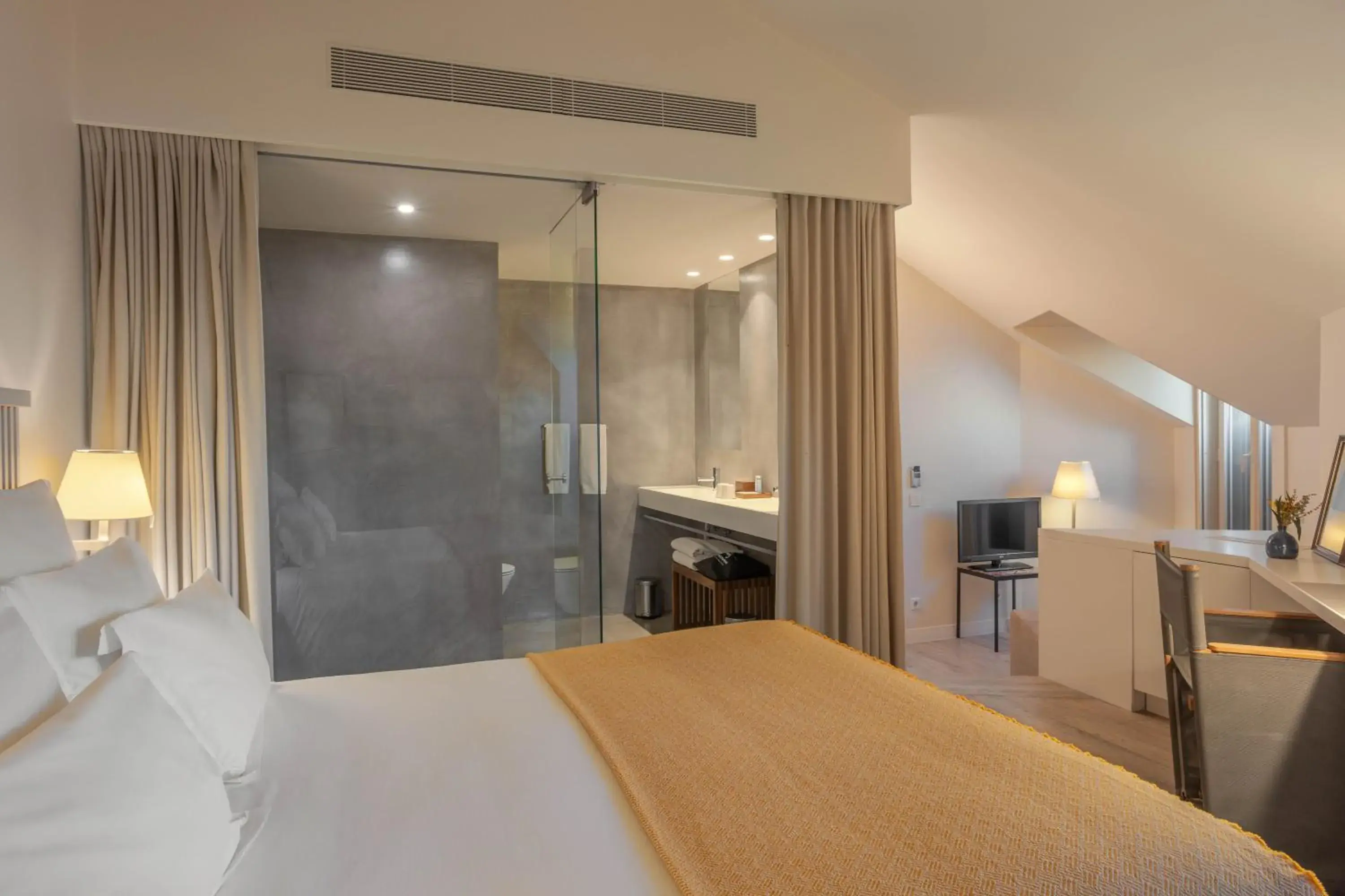 Premium Double or Twin Room in Memmo Alfama - Design Hotels Premium Double or Twin Room in Memmo Alfama - Design Hotels