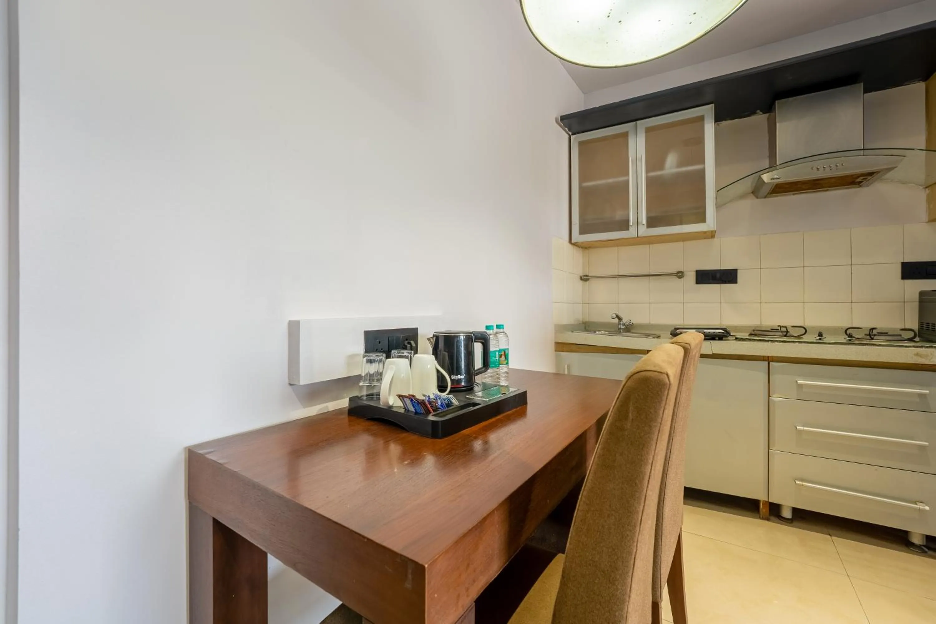 Coffee/tea facilities in asar Landmark Suites Mumbai International Airport by Orion Hotels