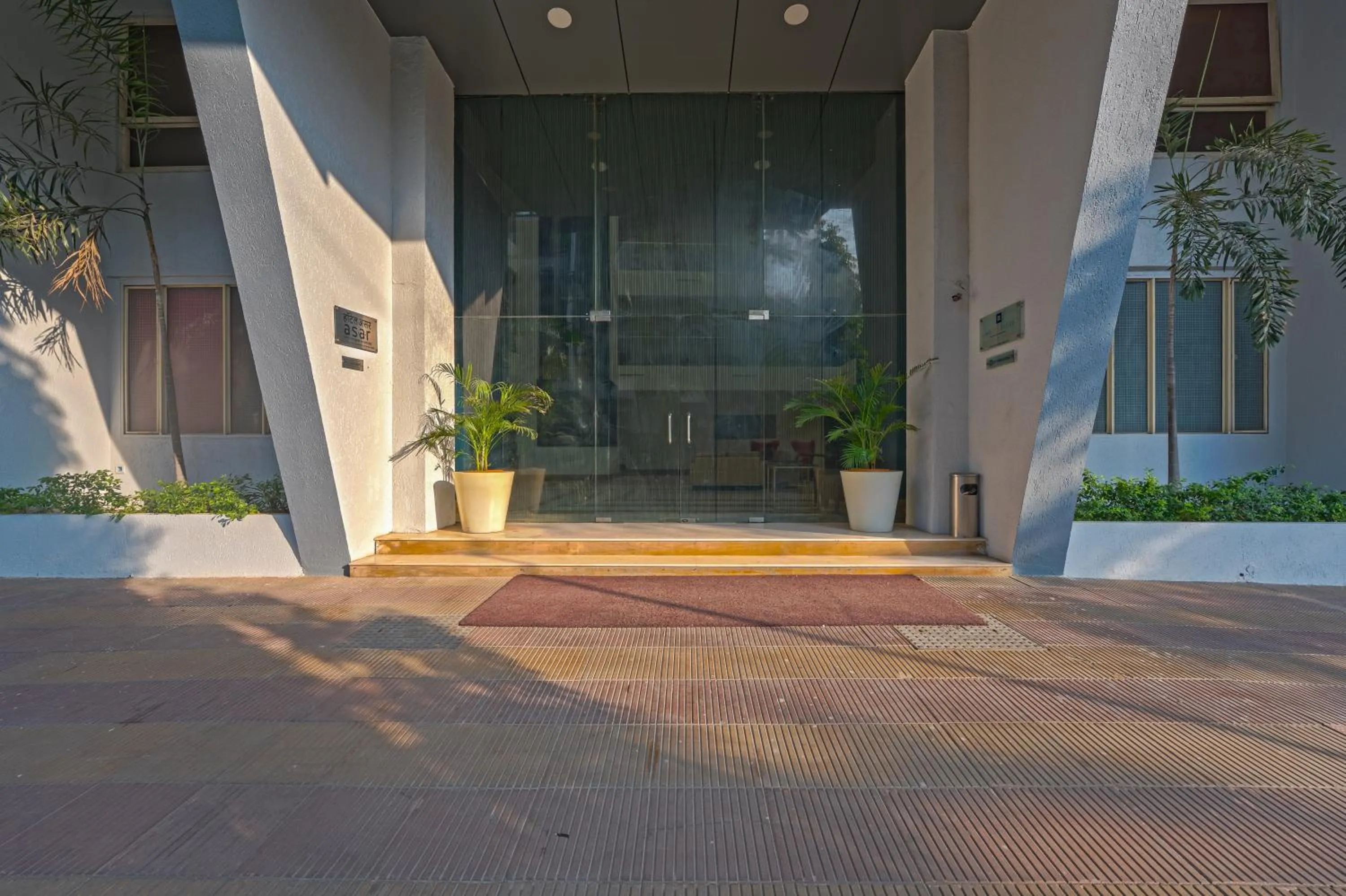 Property building in asar Landmark Suites Mumbai International Airport by Orion Hotels
