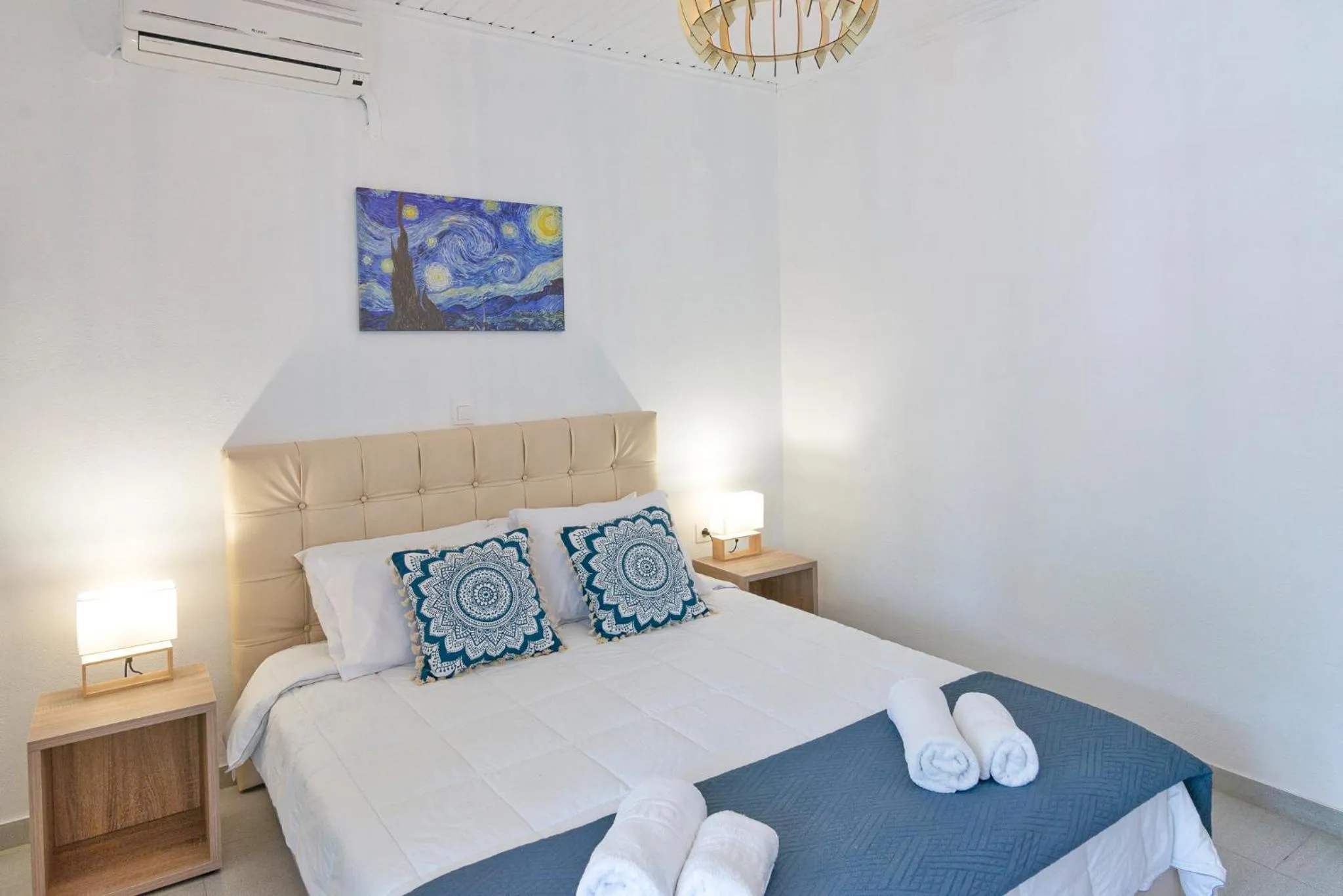 Bedroom, Bed in Zografia