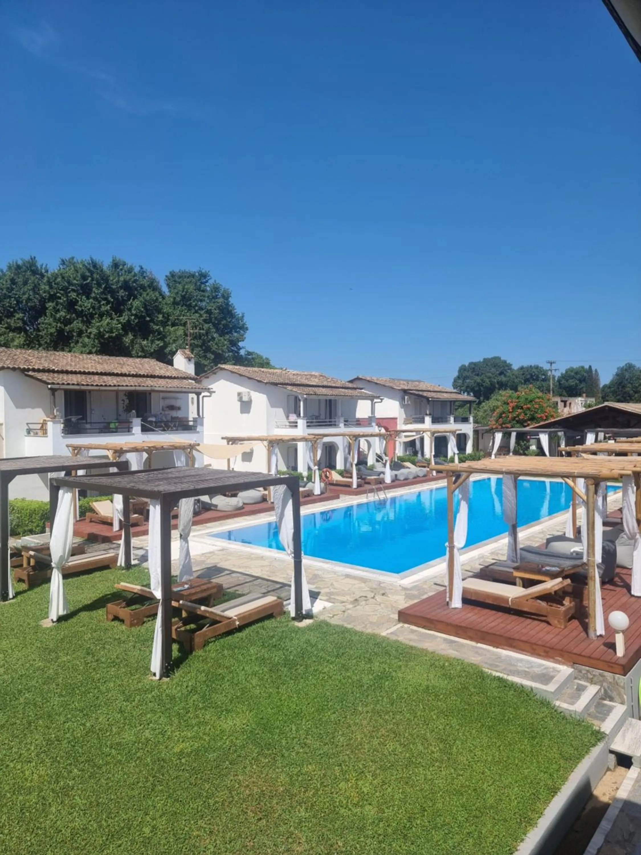 Swimming pool in Zografia