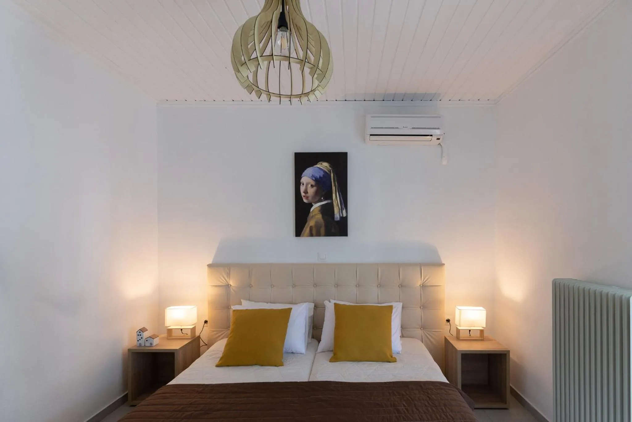 Bedroom, Bed in Zografia