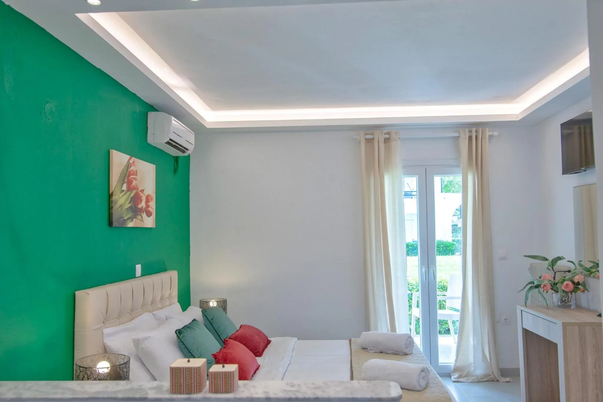 Bedroom, Bed in Zografia