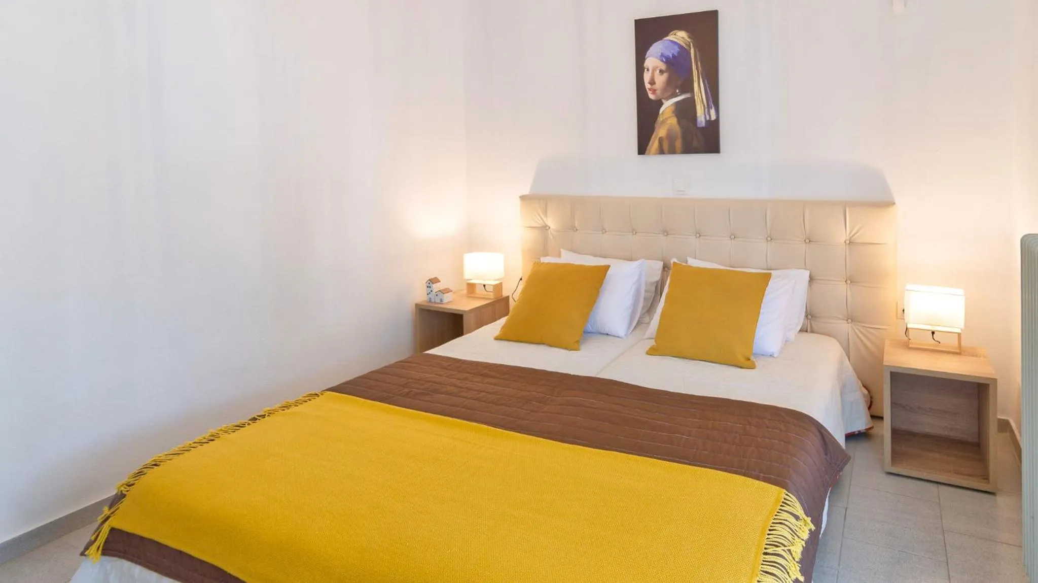Photo of the whole room, Bed in Zografia