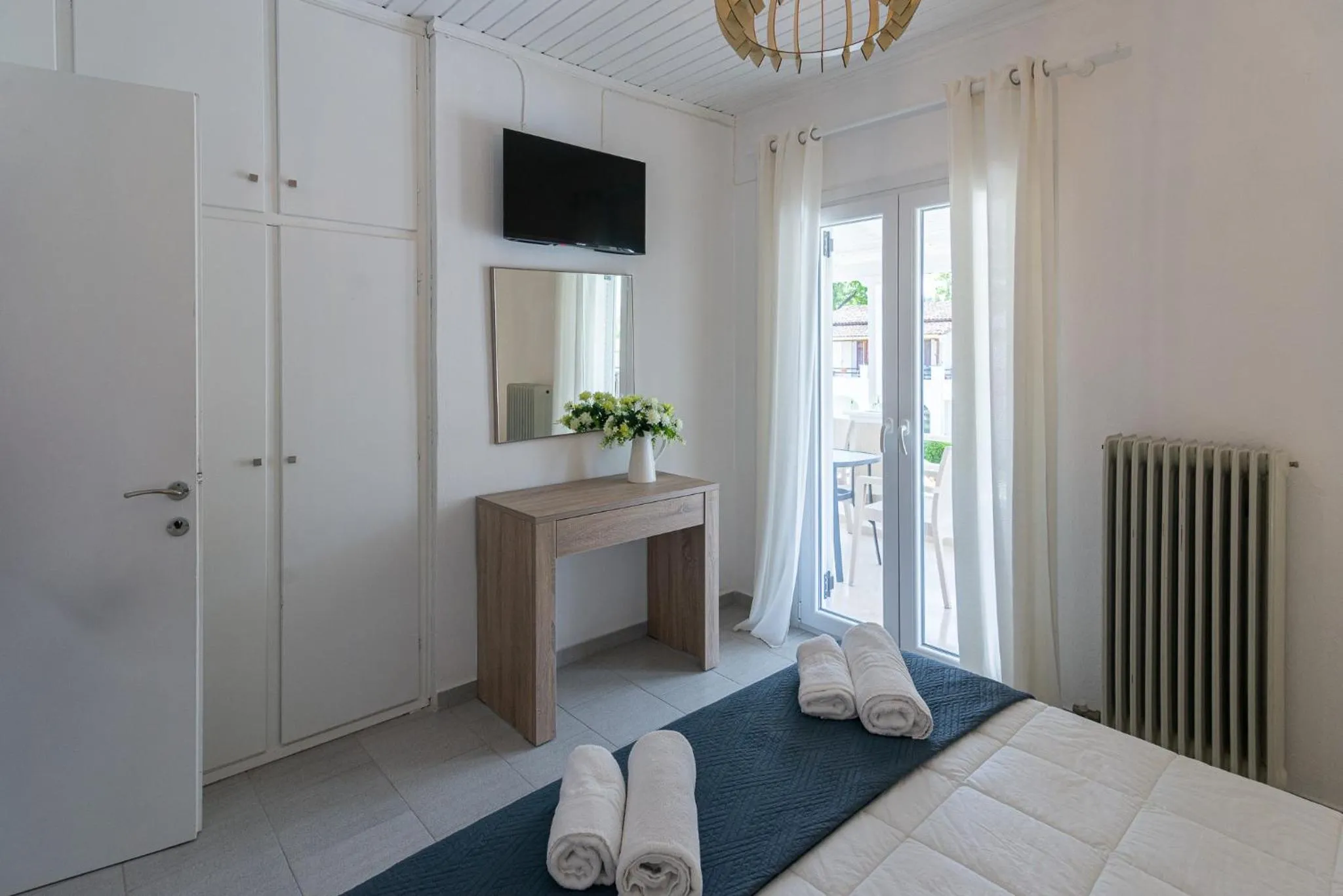 TV and multimedia, Bed in Zografia