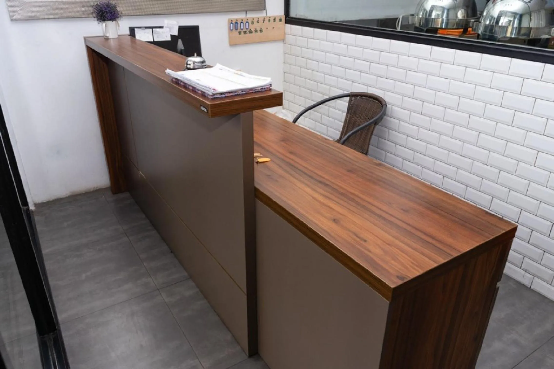 Lobby or reception in RedDoorz near Setrasari Mall 4