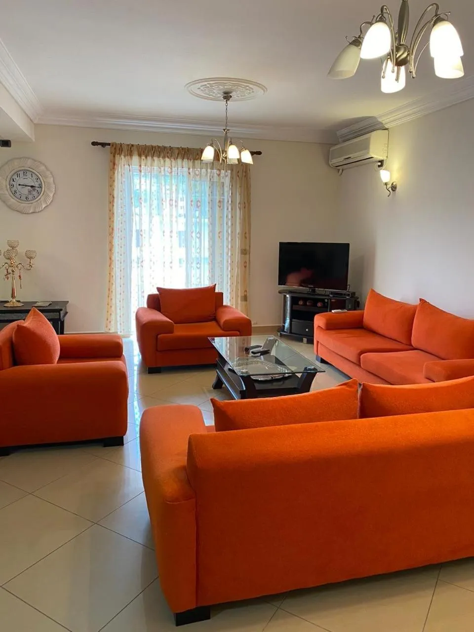 TV and multimedia in Brilant Luxury Apartment