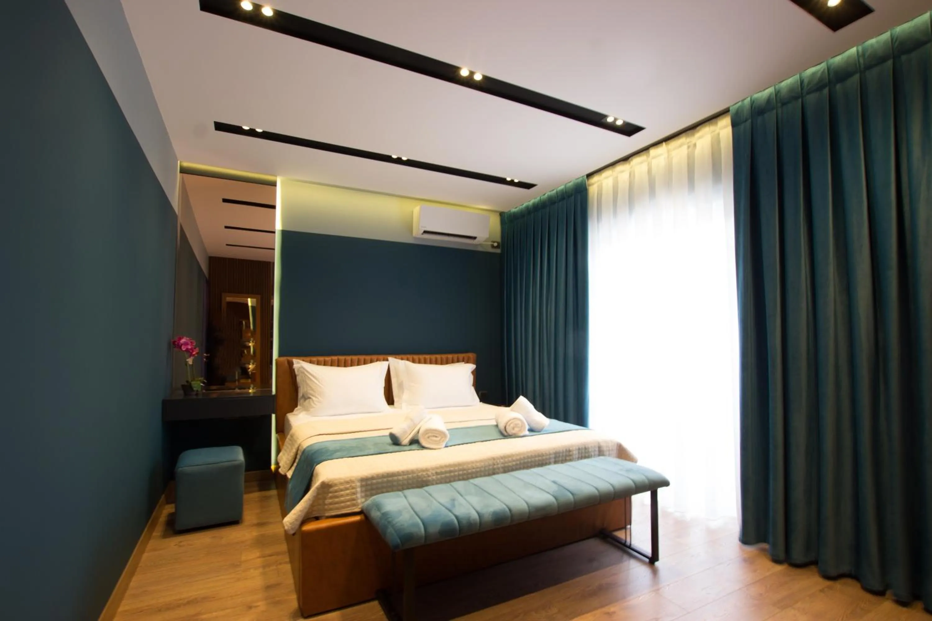Bed in Brilant Luxury Apartment