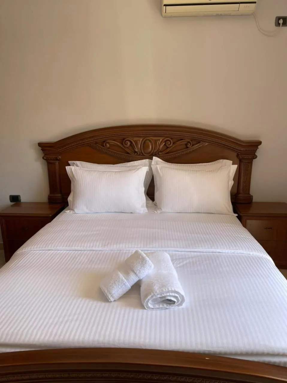 Bed in Brilant Luxury Apartment