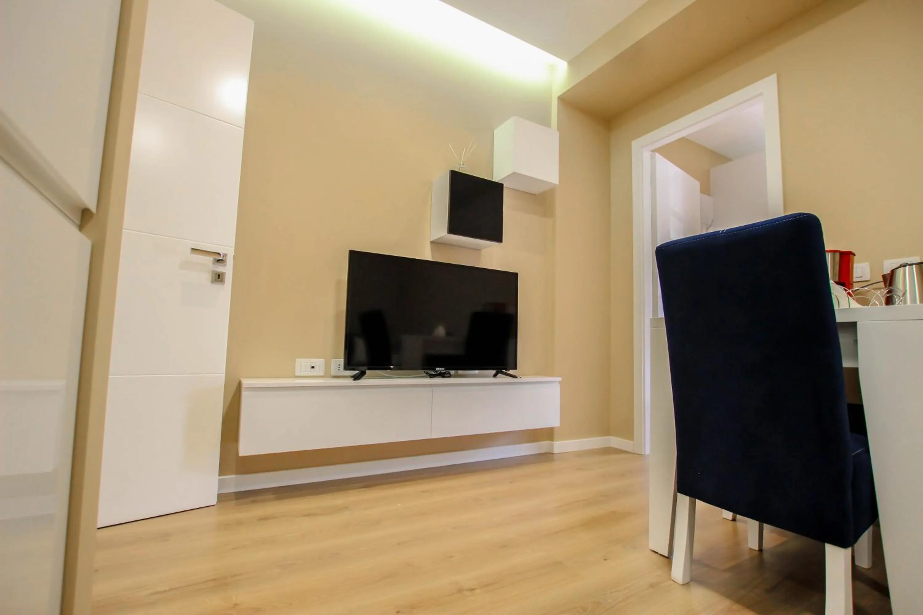 Communal lounge/ TV room in Brilant Luxury Apartment