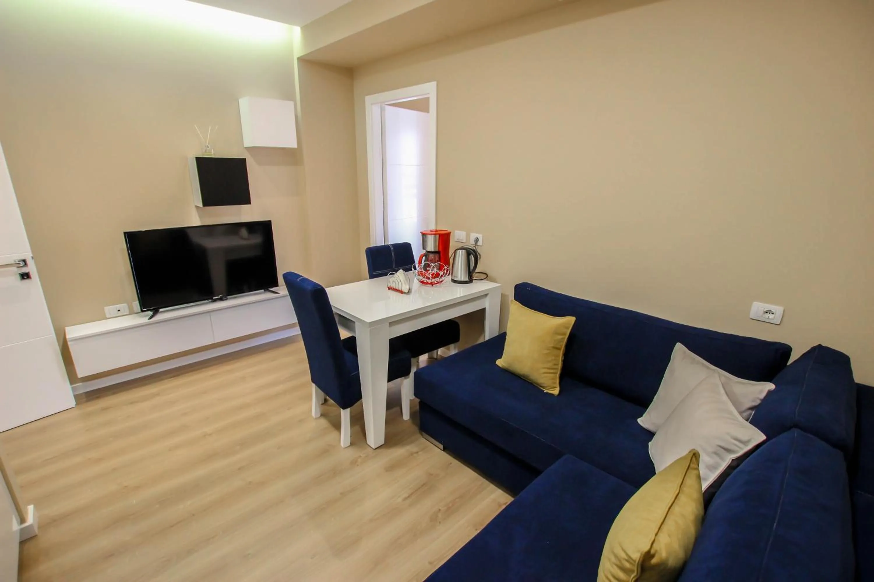 TV and multimedia in Brilant Luxury Apartment
