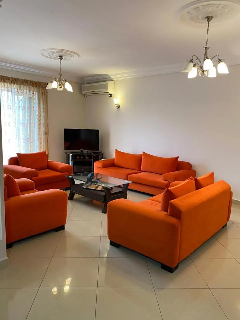 TV and multimedia in Brilant Luxury Apartment