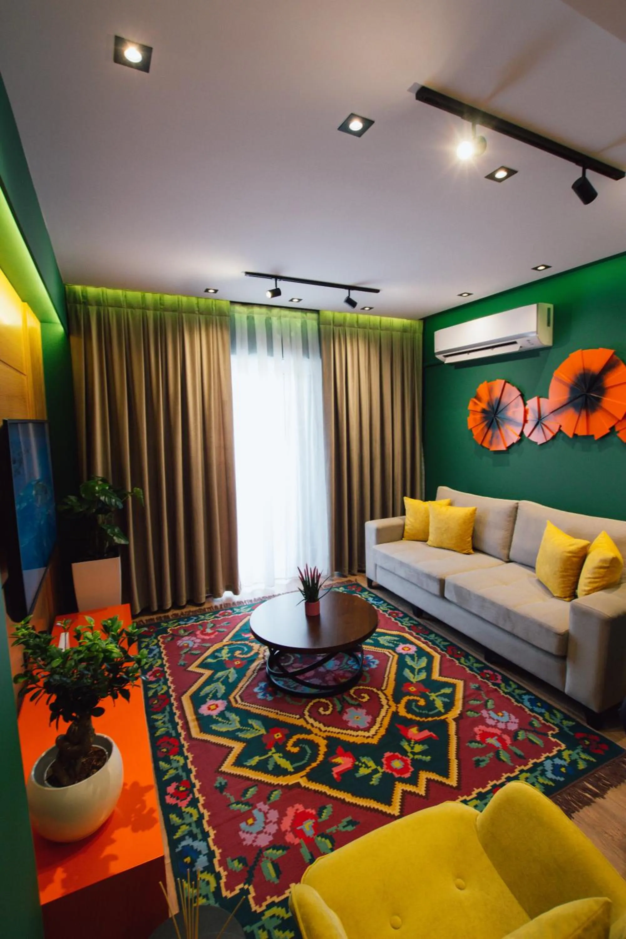 TV and multimedia in Brilant Luxury Apartment