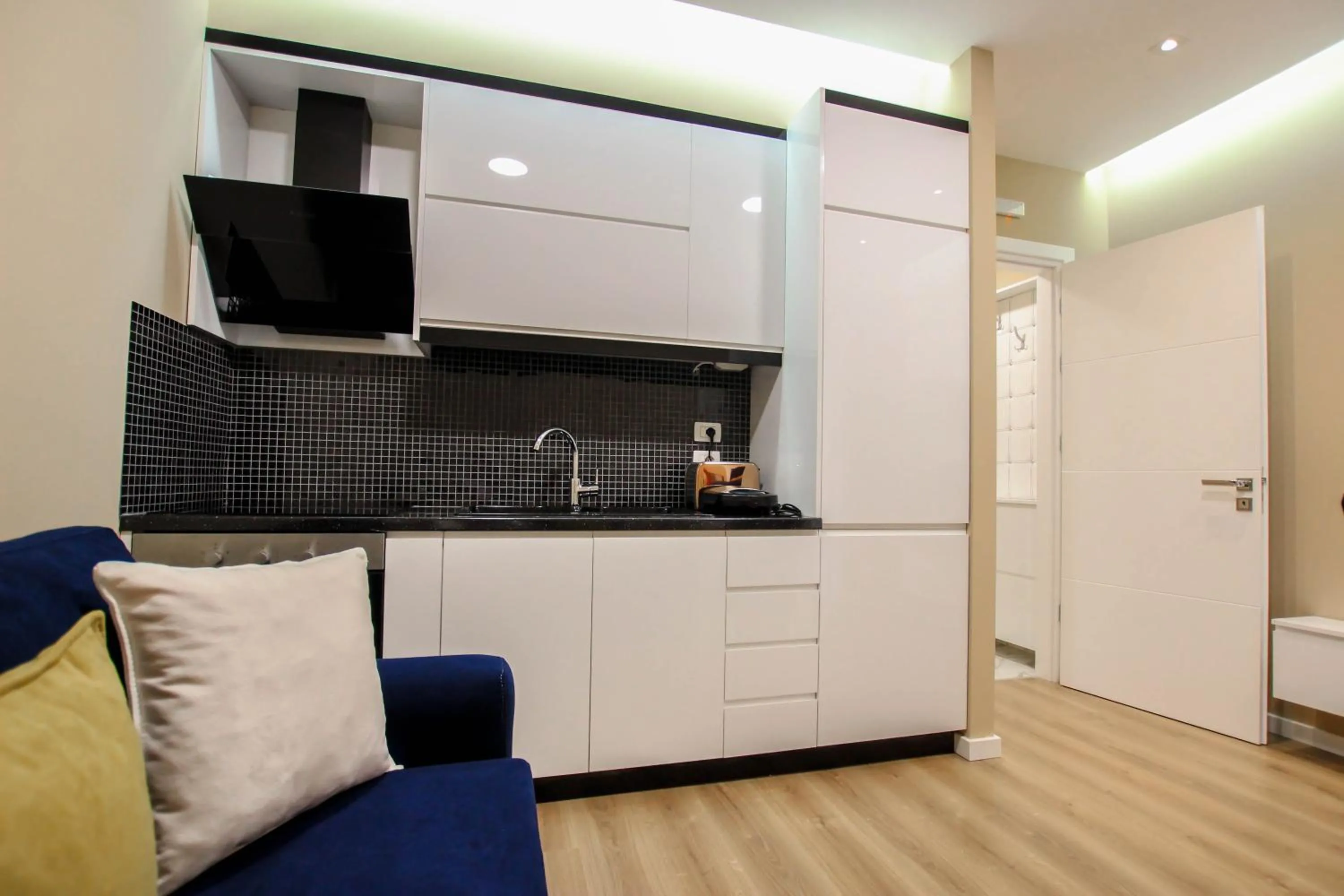 TV and multimedia in Brilant Luxury Apartment