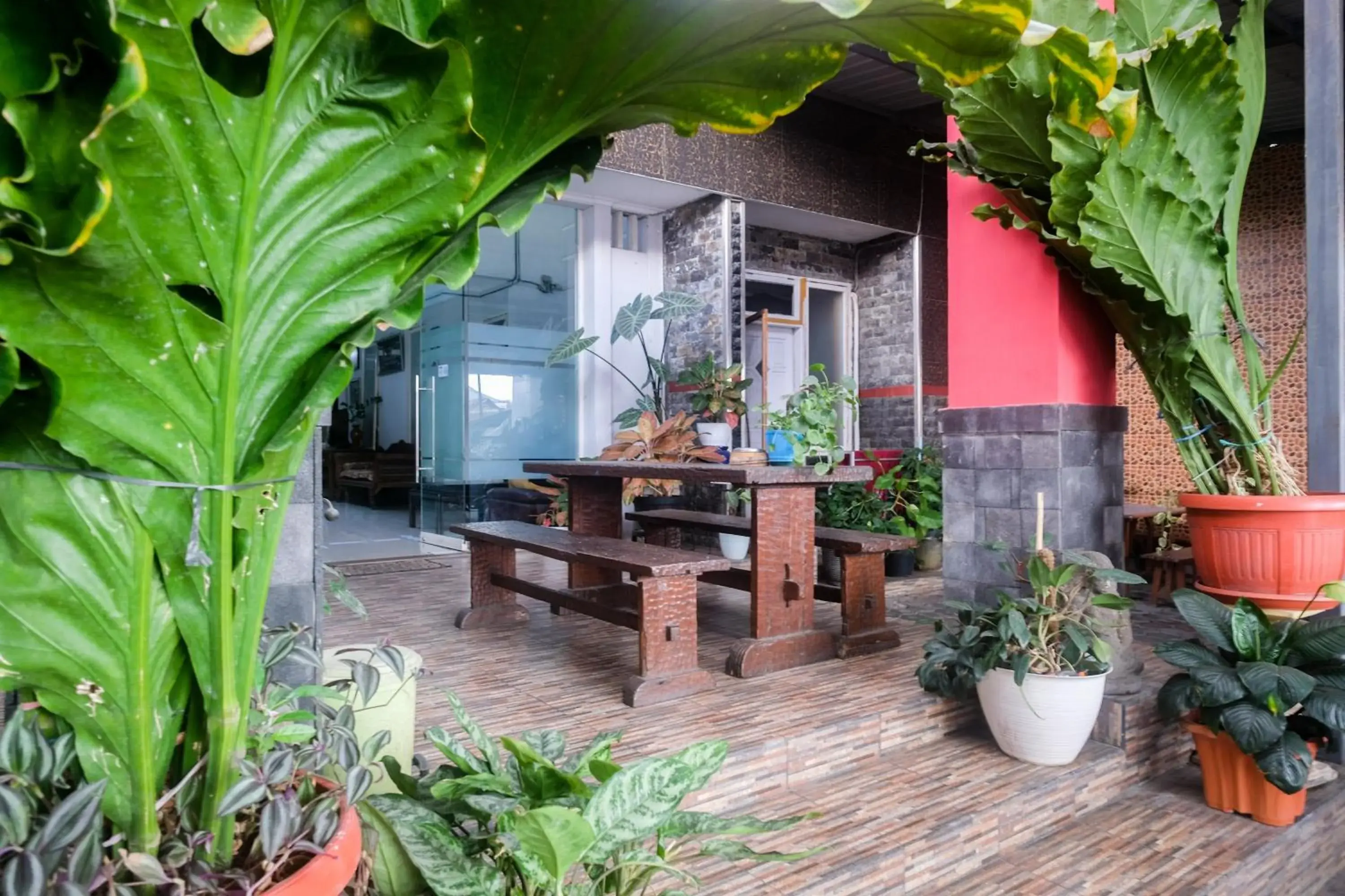 RedDoorz near Batik Tulis Celaket 2 RedDoorz near Batik Tulis Celaket 2