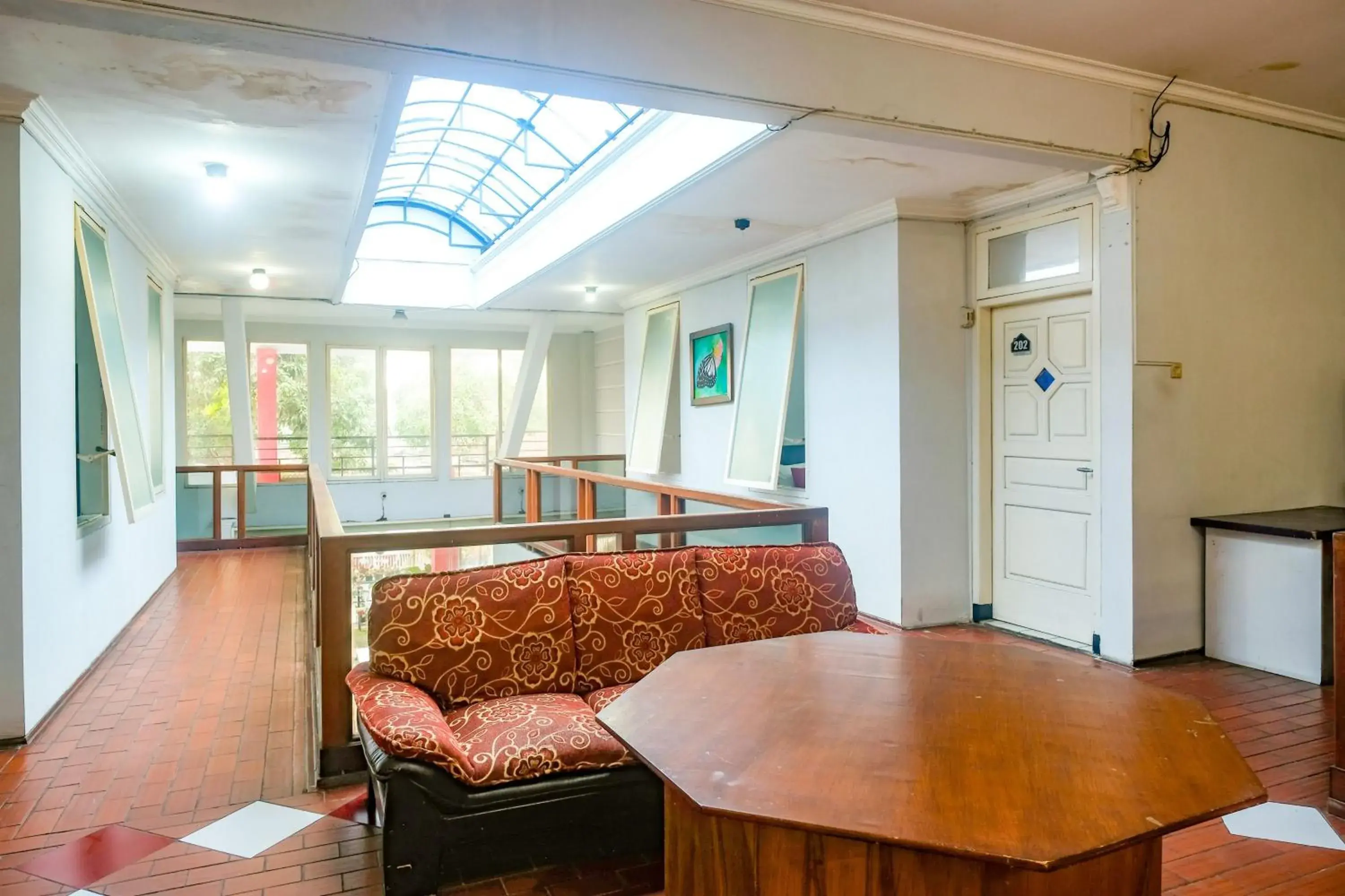 Property building in RedDoorz near Batik Tulis Celaket 2 Property building in RedDoorz near Batik Tulis Celaket 2