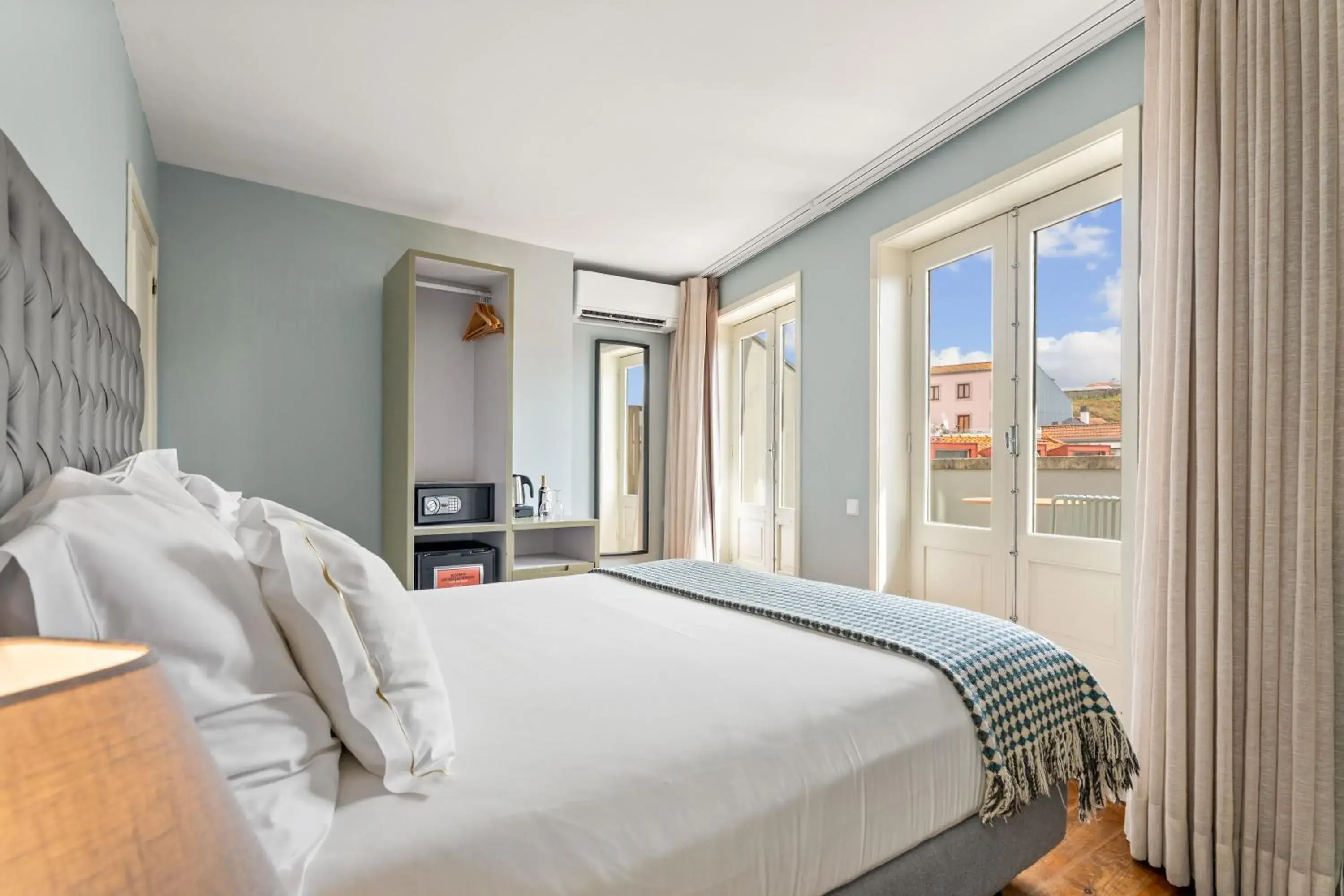 Bed in Casa dos Lóios by Shiadu Bed in Casa dos Lóios by Shiadu