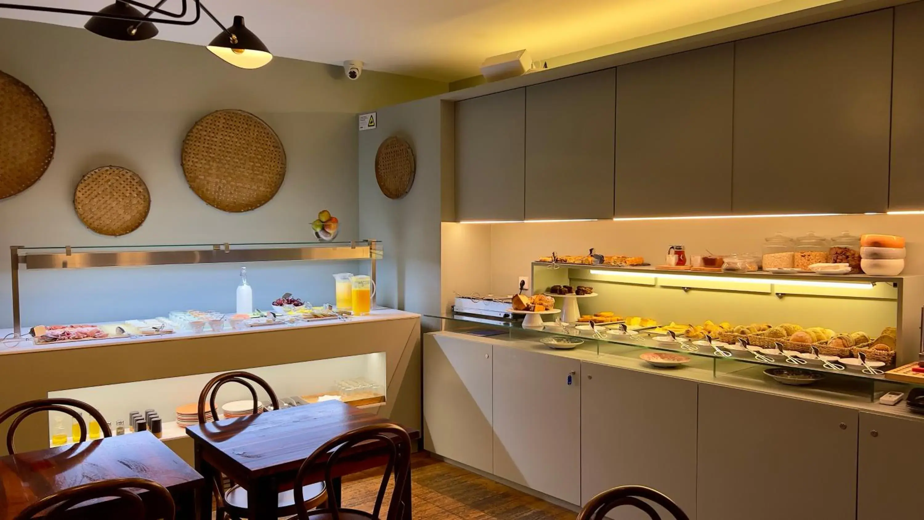 Food and drinks in Casa dos Lóios by Shiadu Food and drinks in Casa dos Lóios by Shiadu