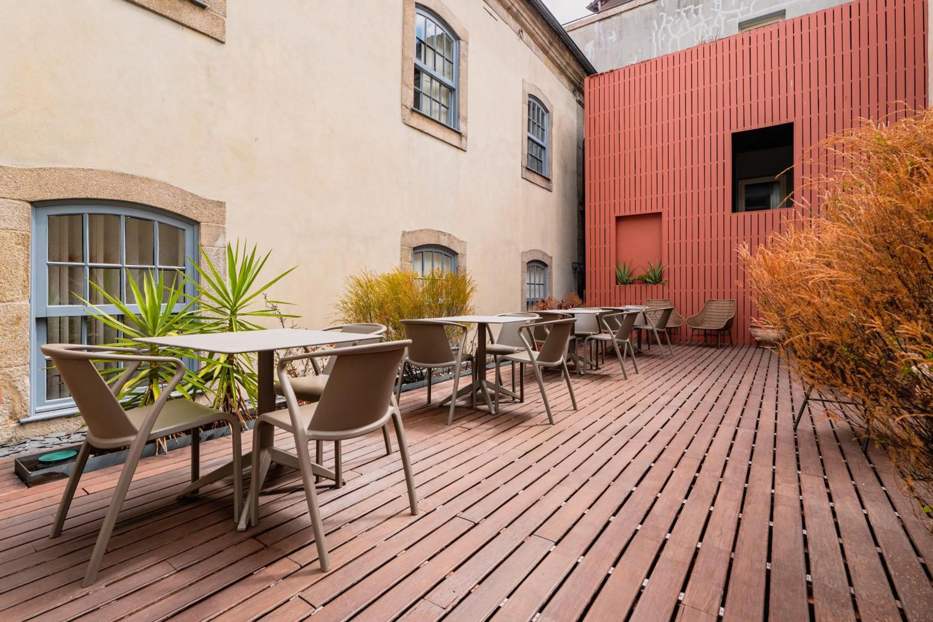 Patio in Casa dos Lóios by Shiadu