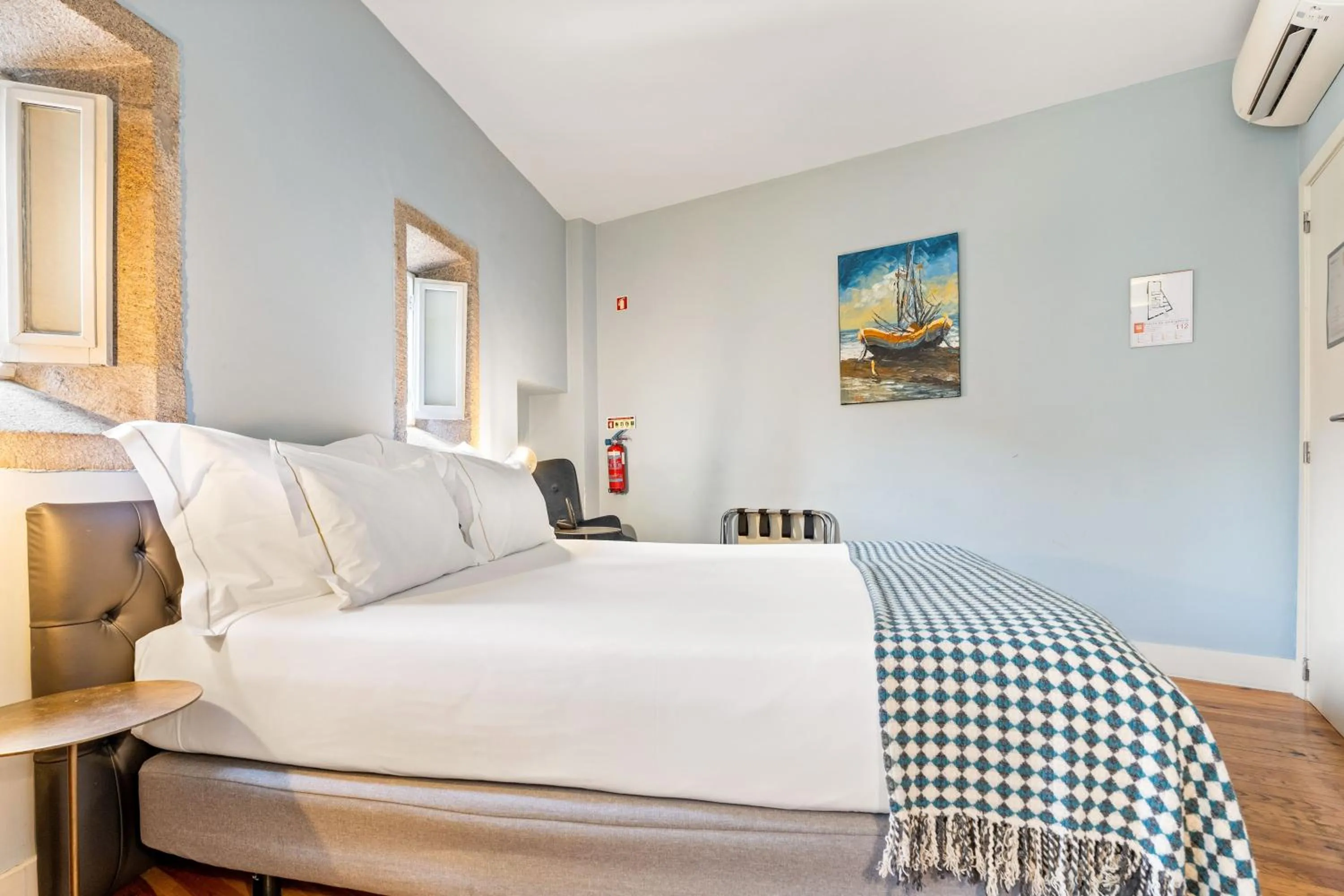 Bed in Casa dos Lóios by Shiadu