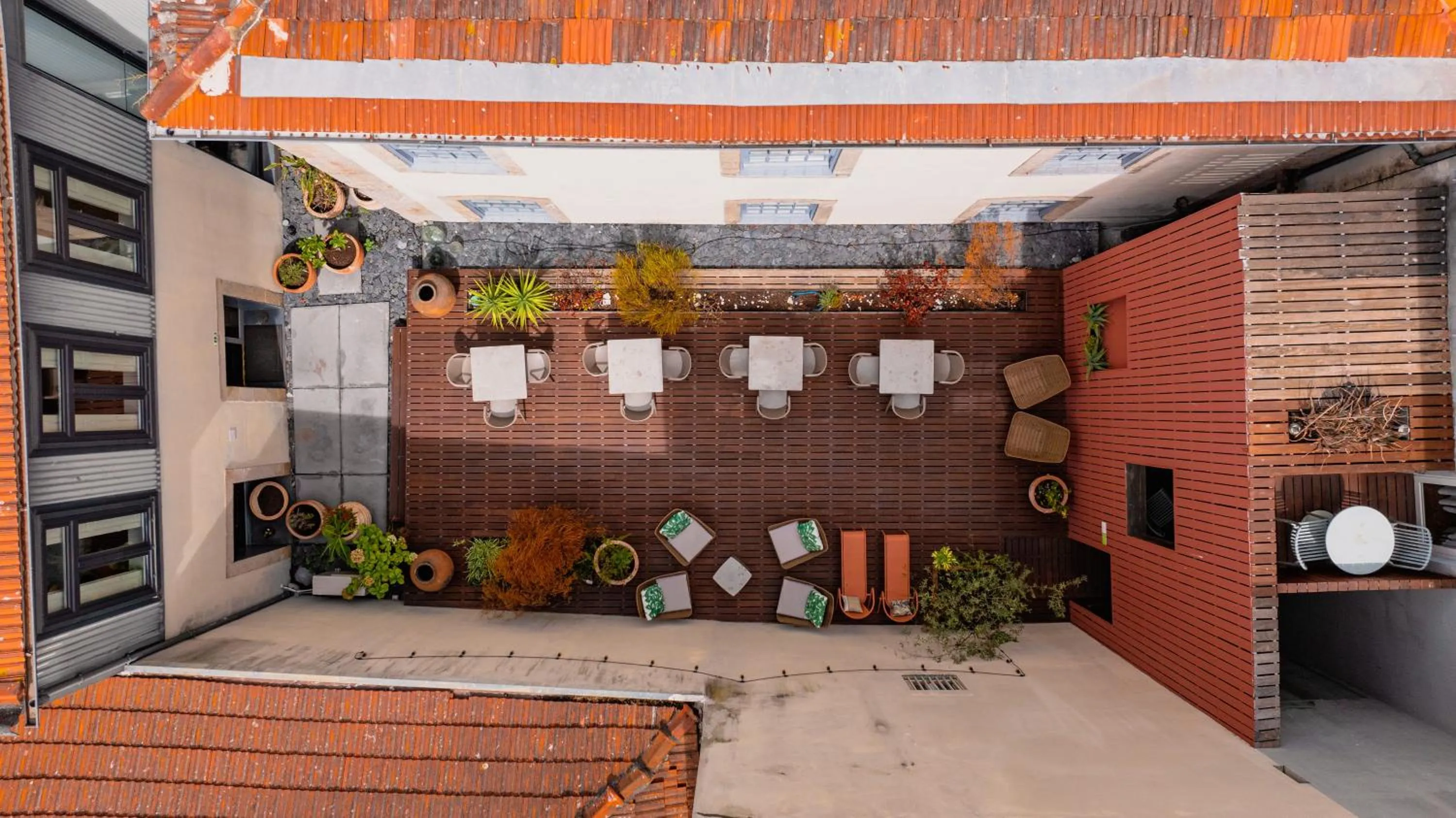 Property building in Casa dos Lóios by Shiadu