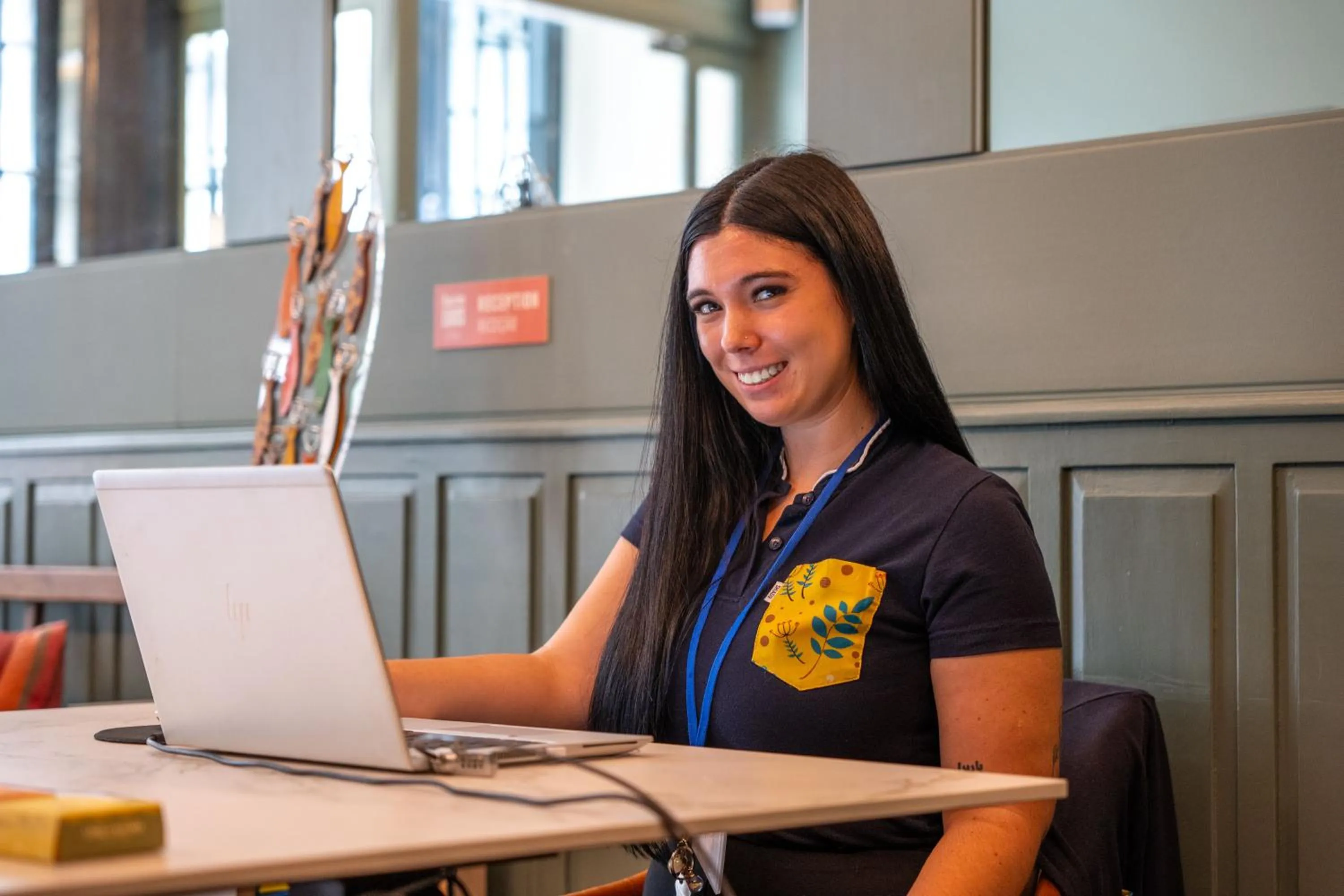People in Casa dos Lóios by Shiadu