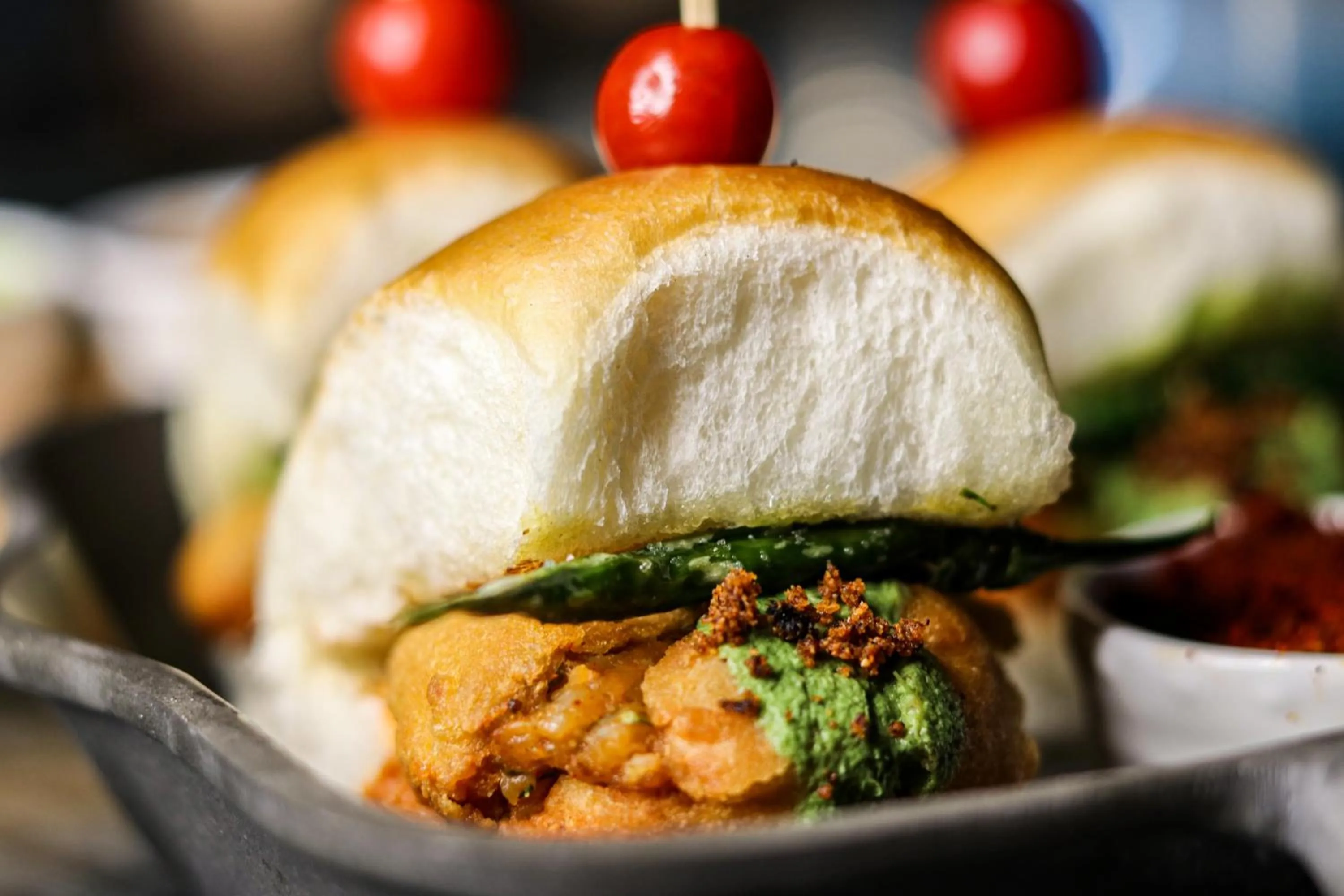 Restaurant/places to eat in Mahagun Sarovar Portico Suites