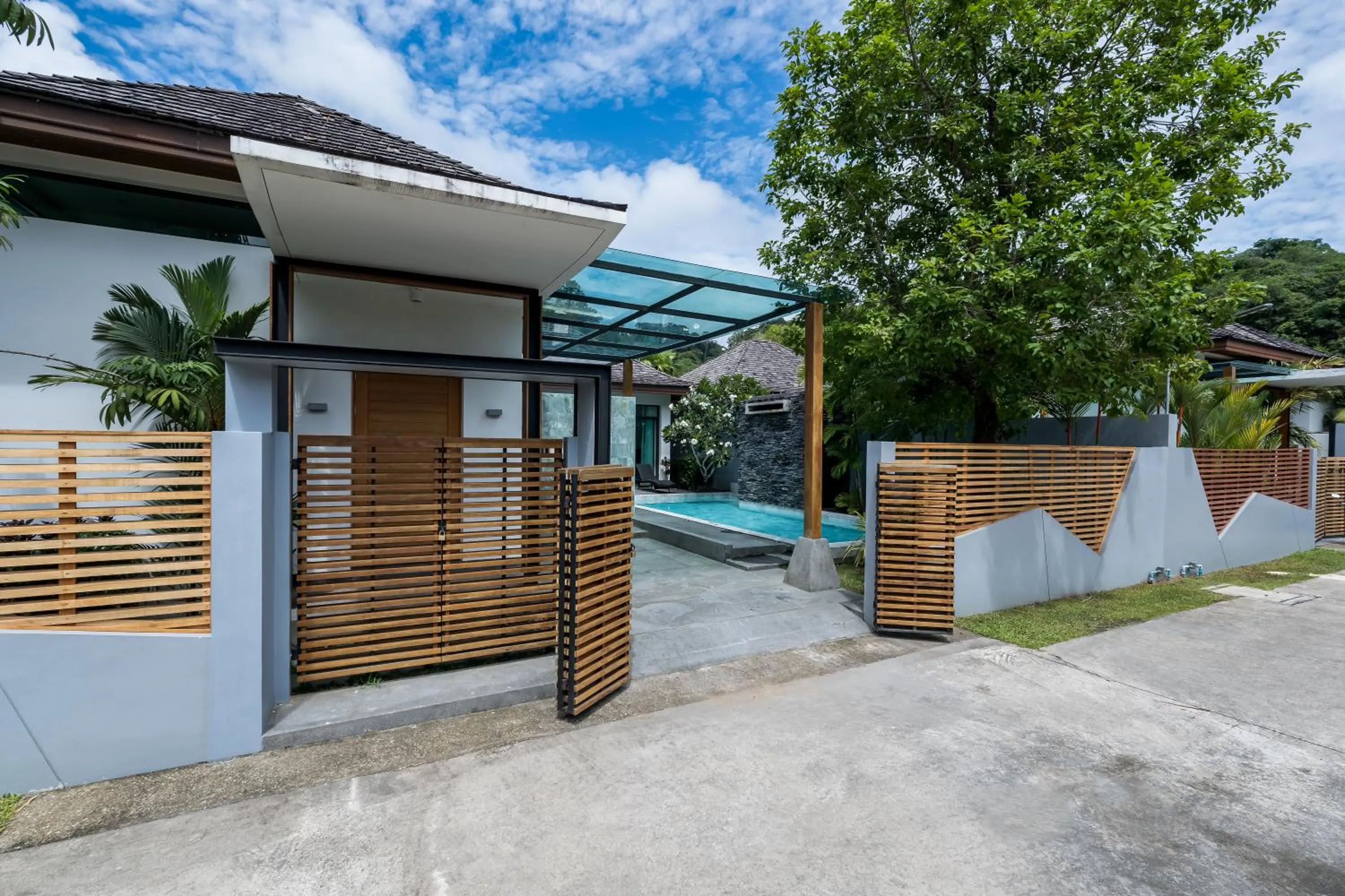 Property building in Coco Kamala from VillaCarte