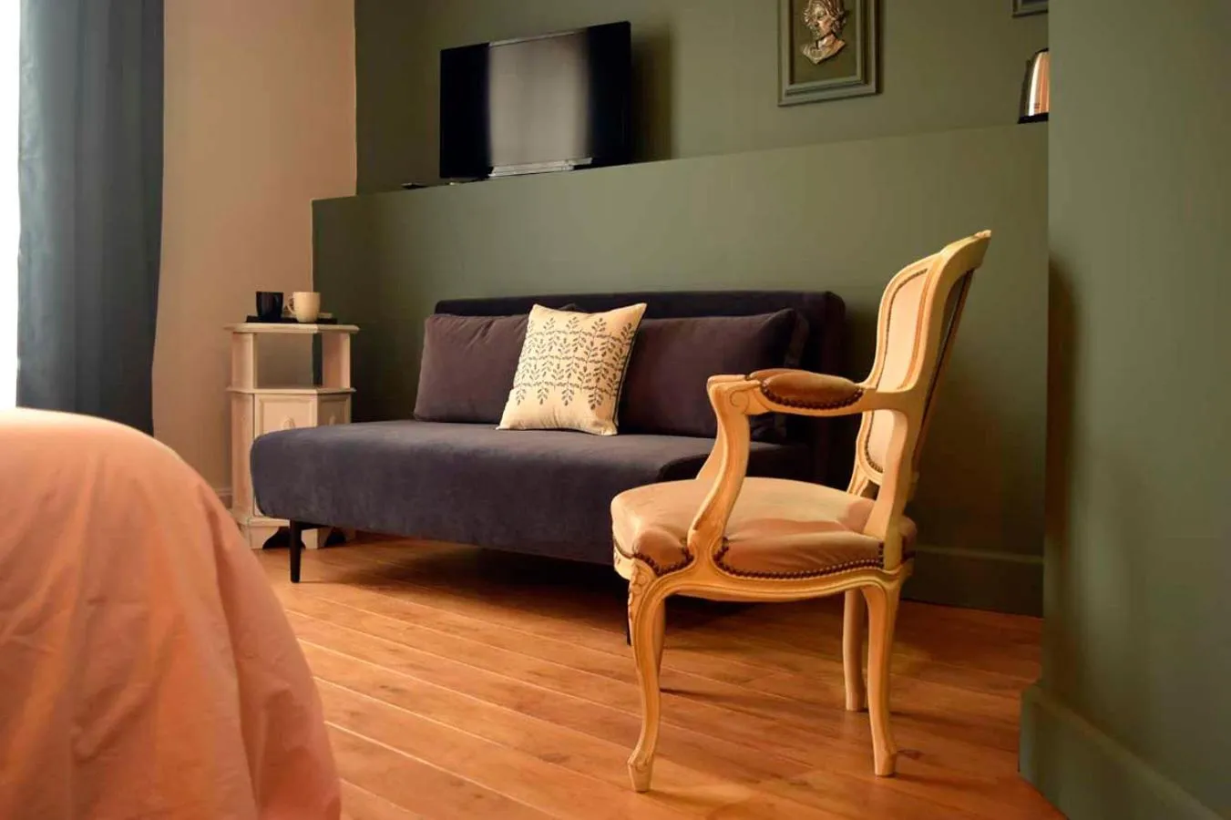 TV and multimedia in Chambres d'hôtes Coté Halles