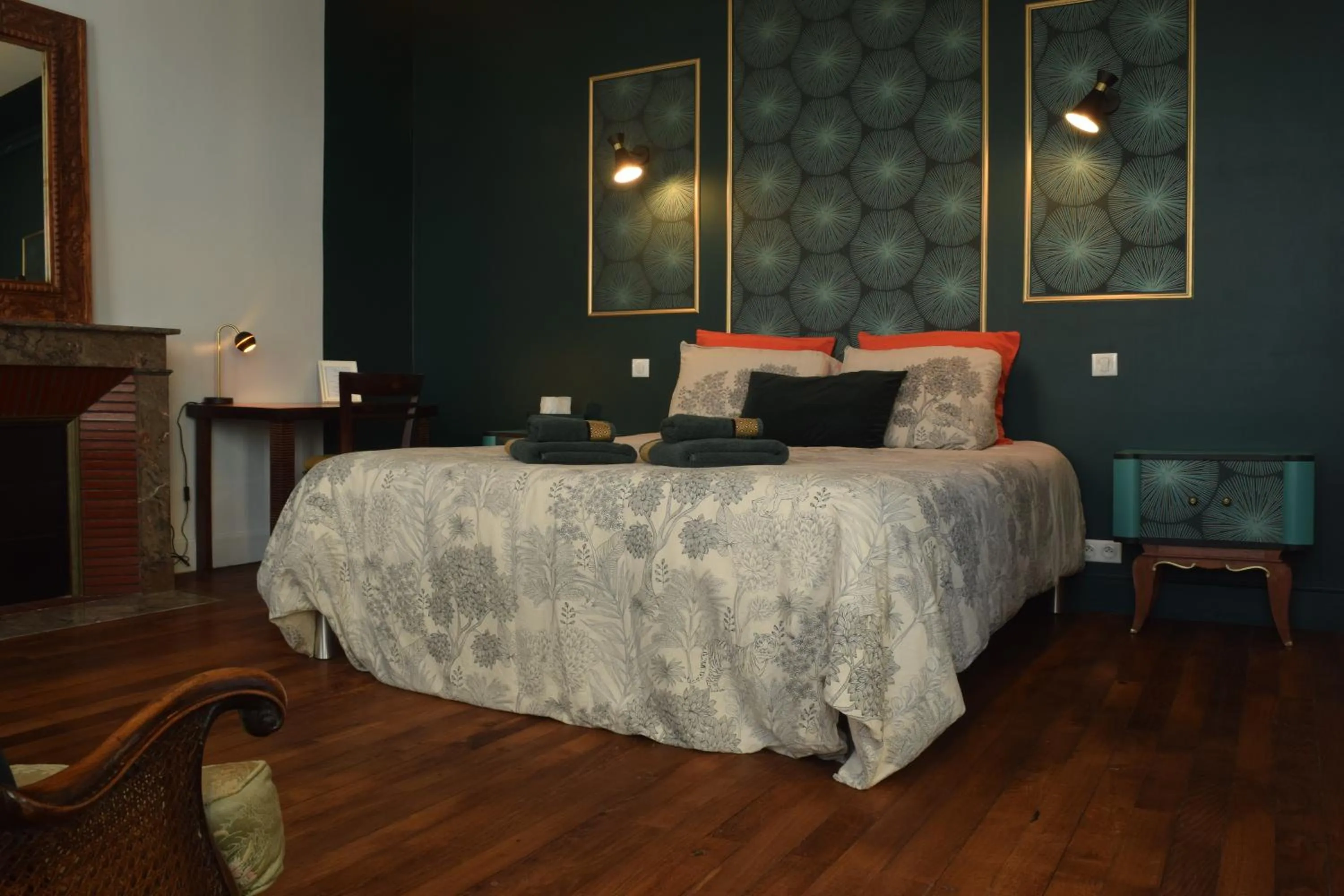 Photo of the whole room in Chambres d'hôtes Coté Halles