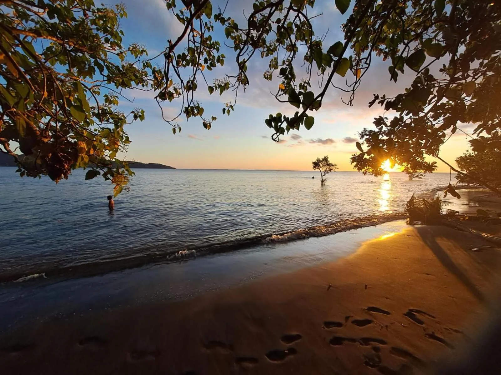 Beach in LE CHISSIOUA