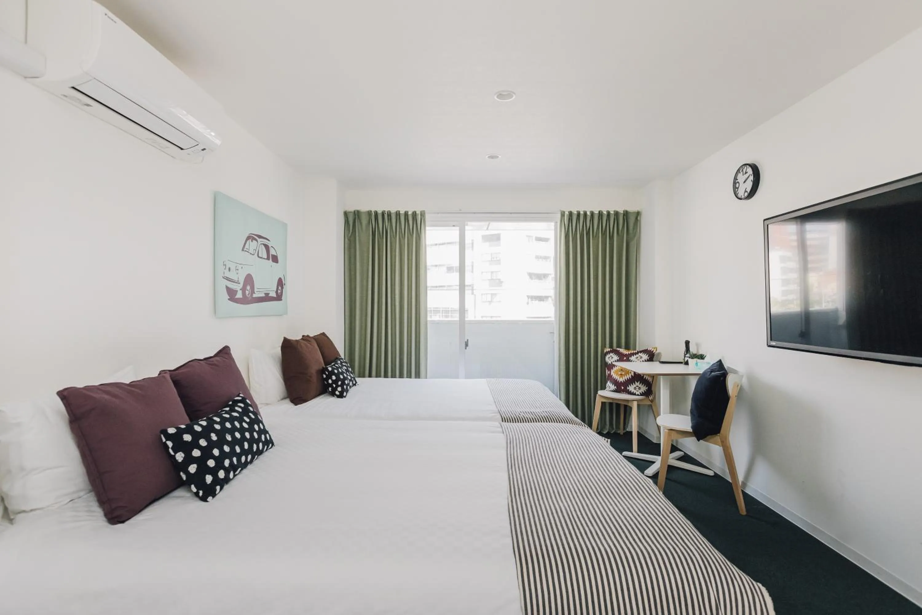 Photo of the whole room, Bed in Namba Garden Square Apartment