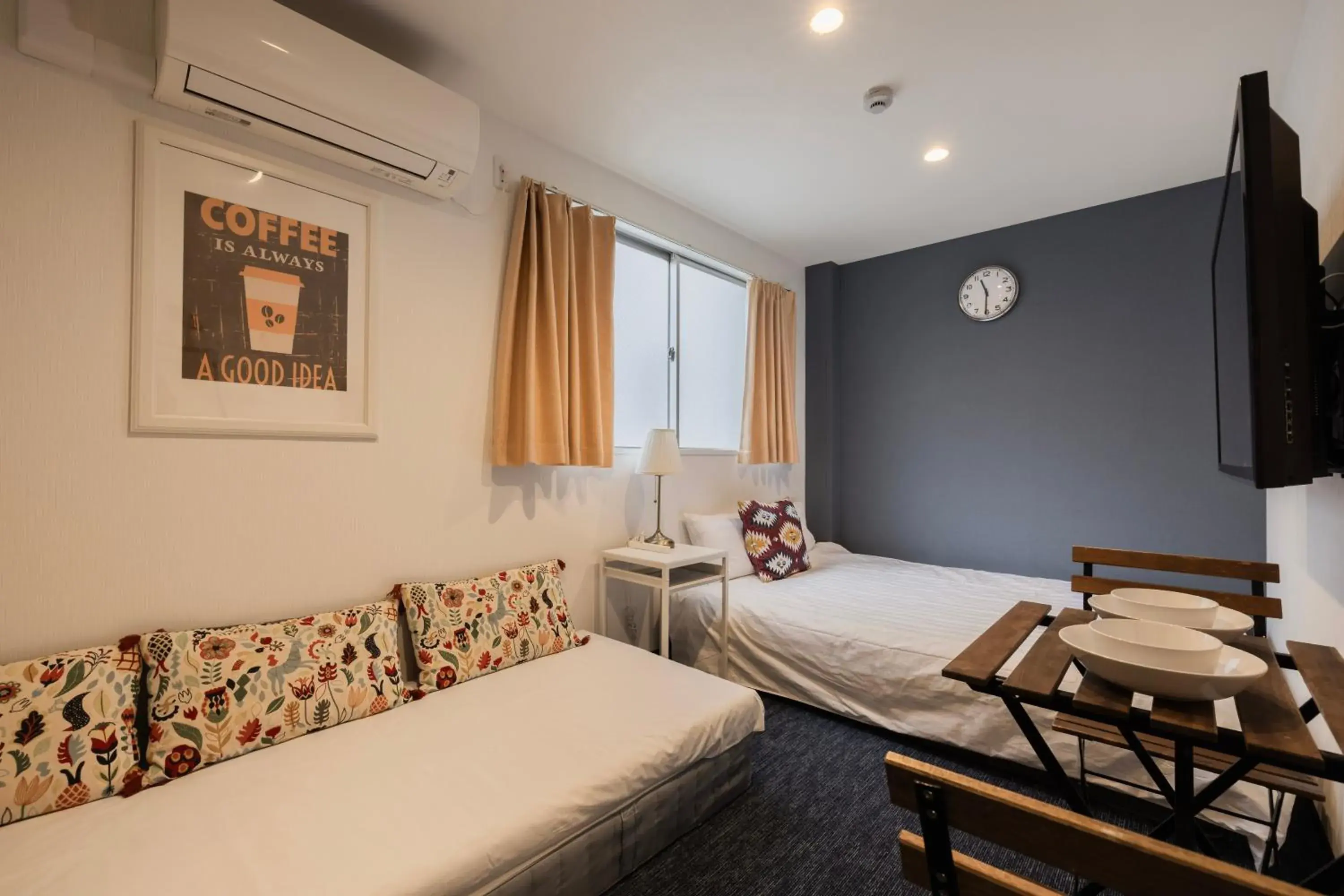 Bed in Namba Garden Square Apartment Bed in Namba Garden Square Apartment