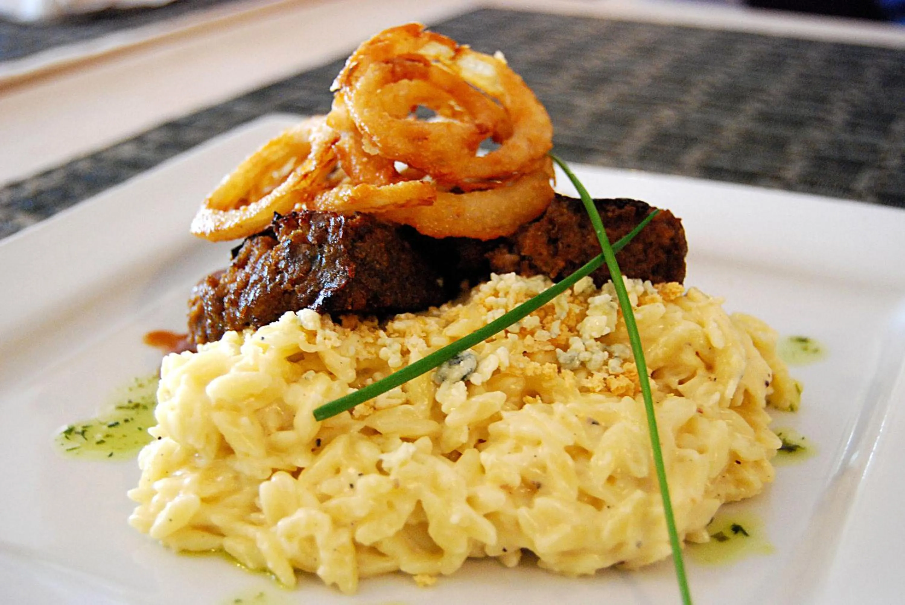Restaurant/places to eat in Anchor Inn Hotel and Suites