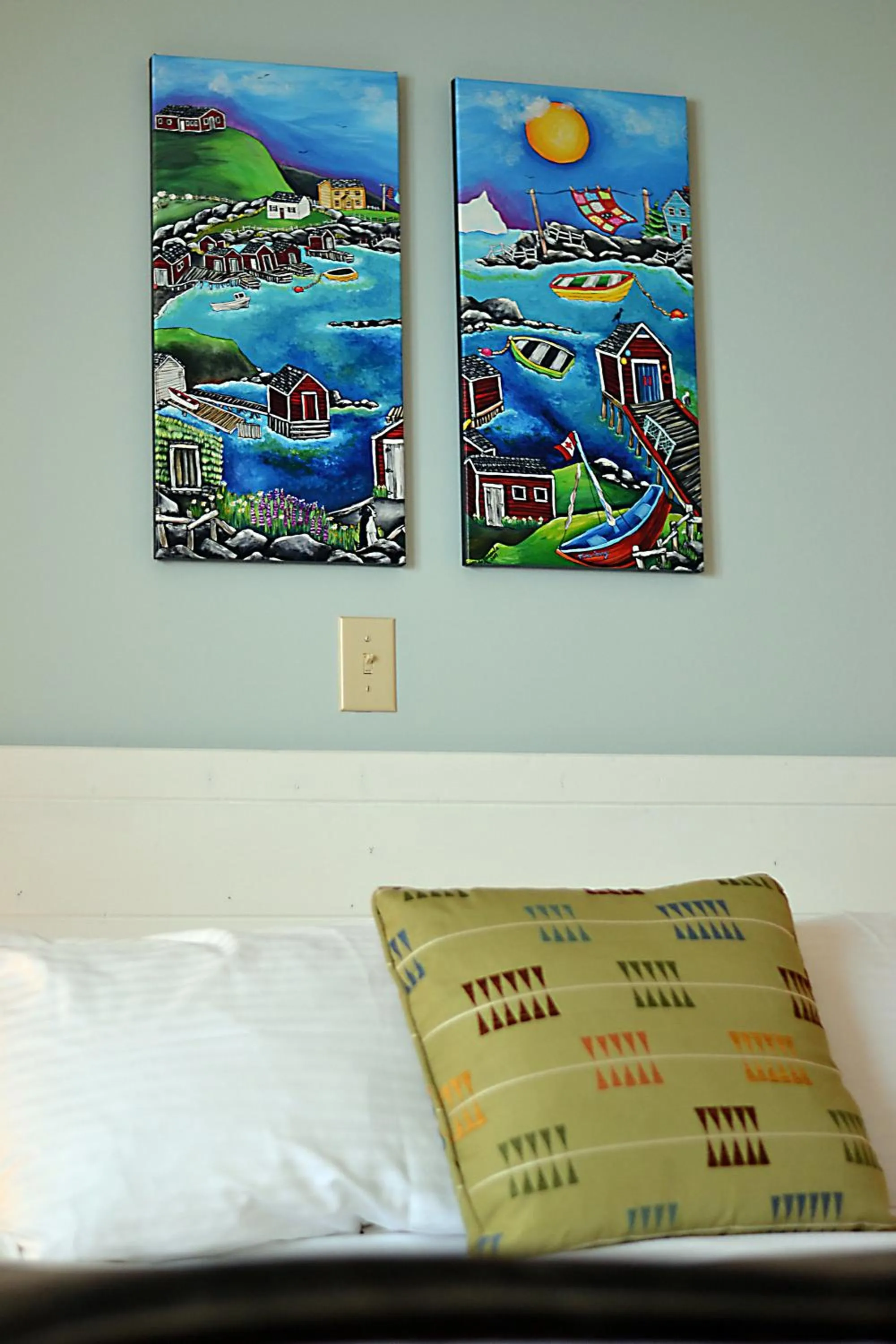 Decorative detail, Bed in Anchor Inn Hotel and Suites