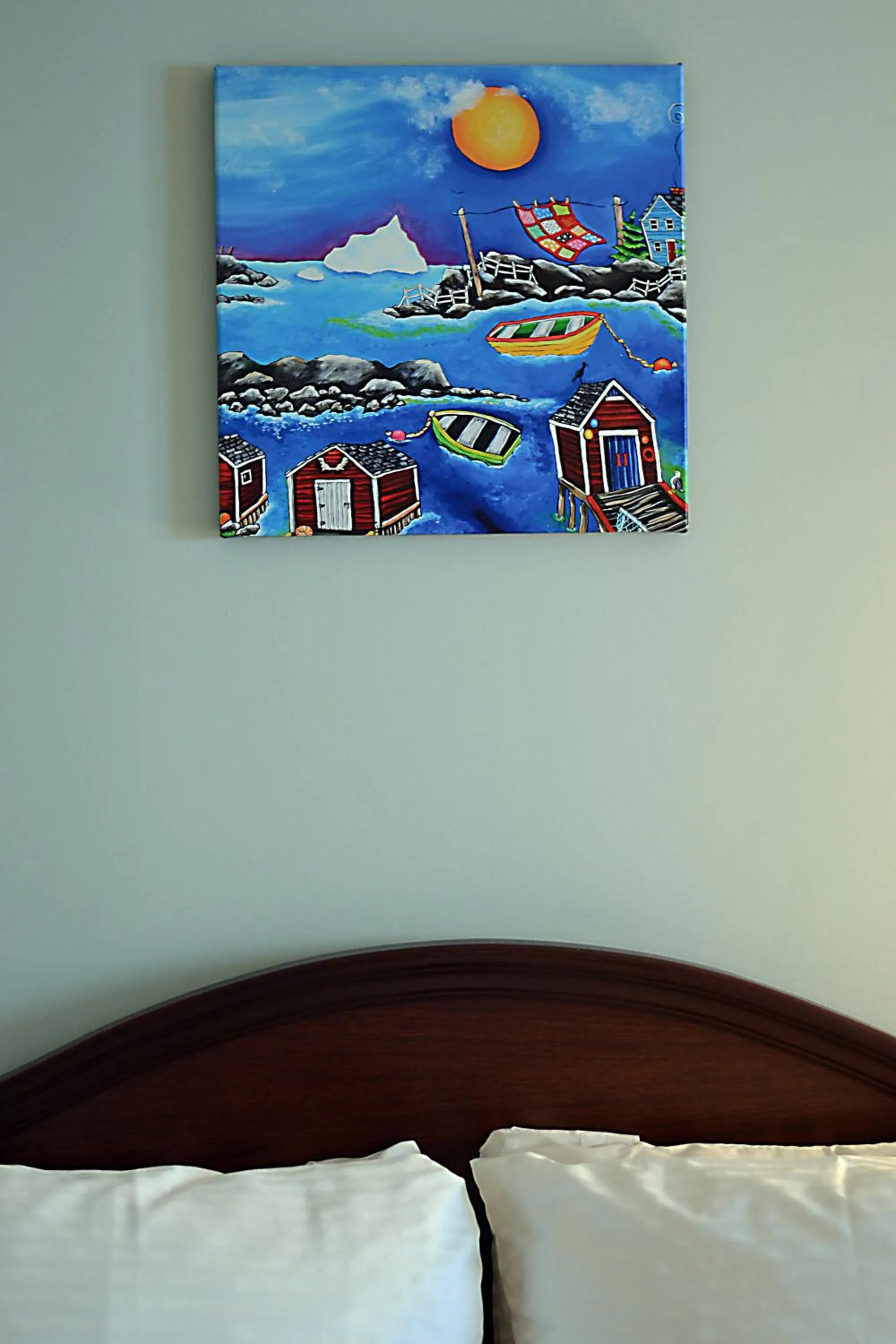Decorative detail, Bed in Anchor Inn Hotel and Suites