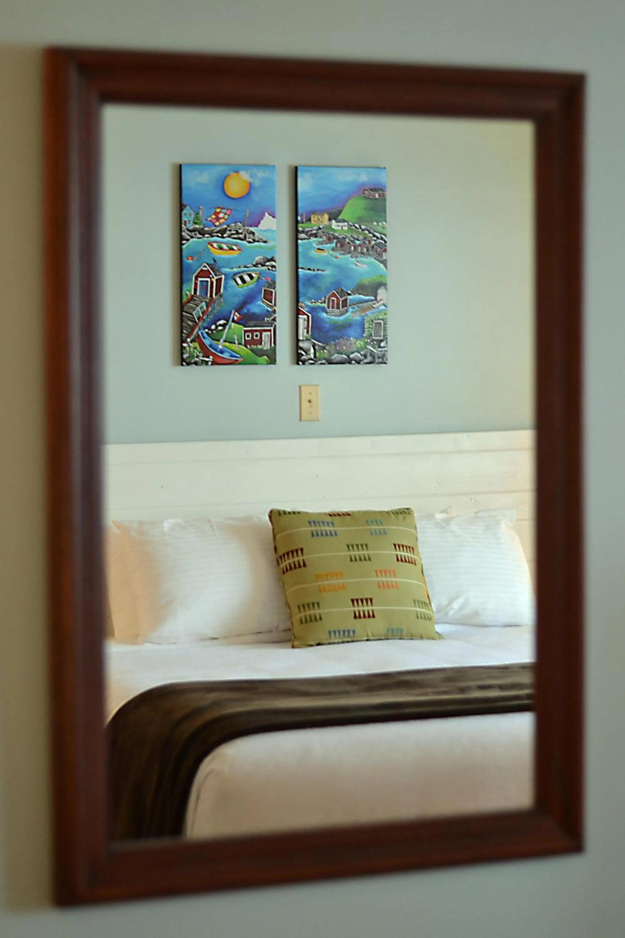 Decorative detail, Bed in Anchor Inn Hotel and Suites