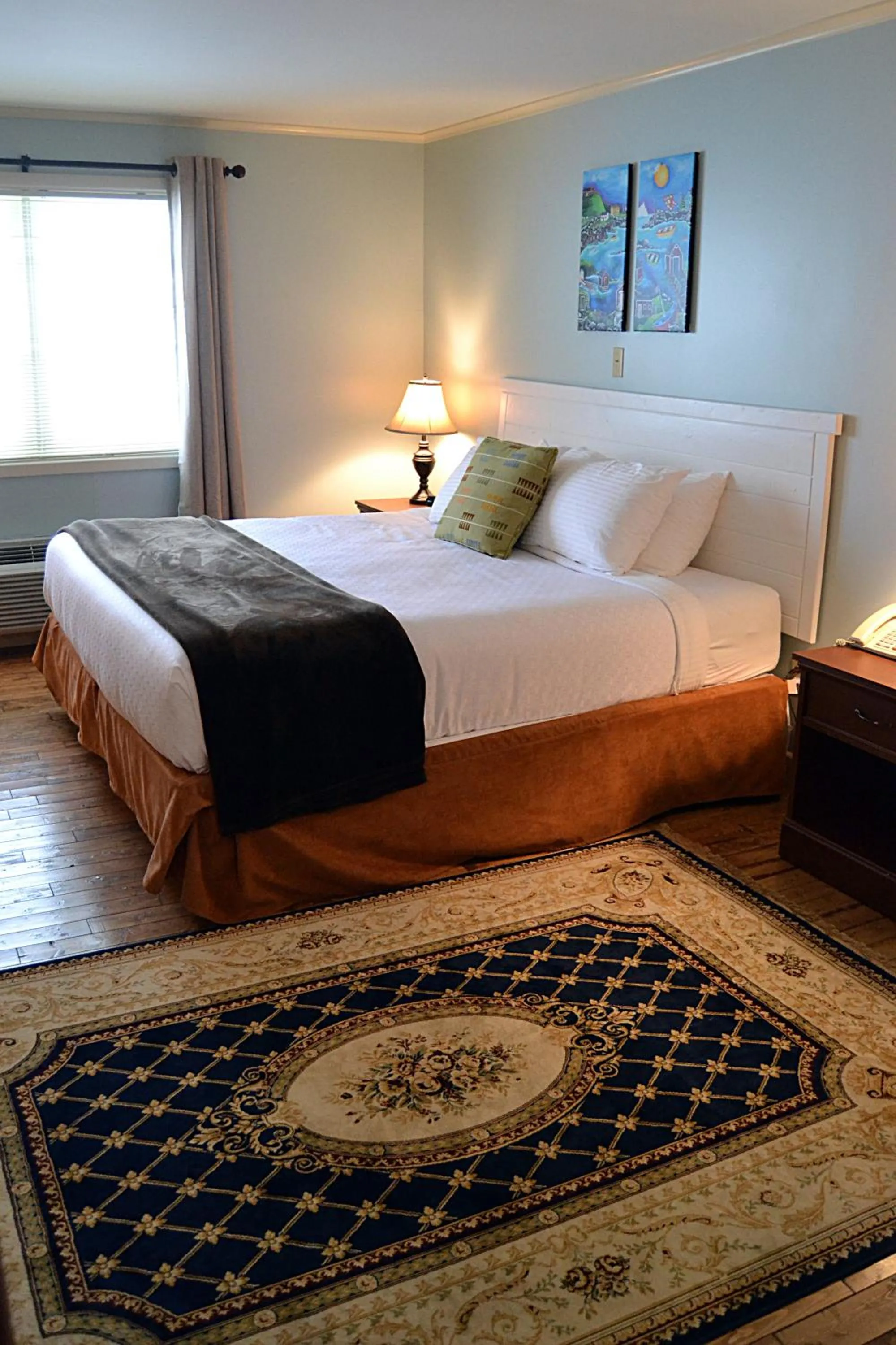 Bed in Anchor Inn Hotel and Suites