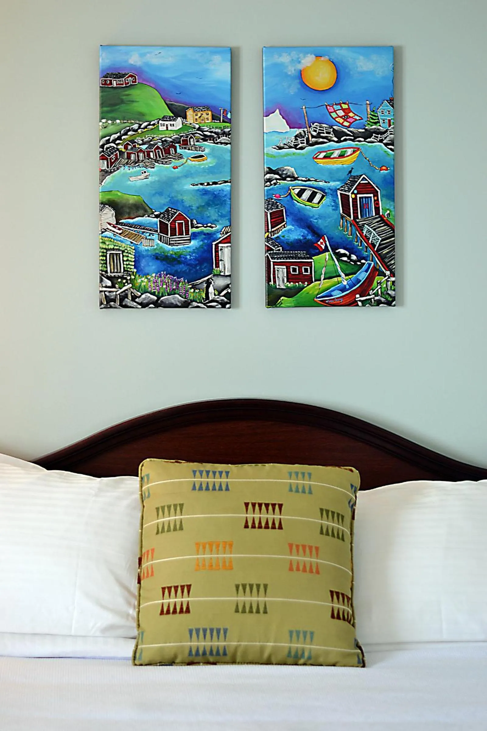 Decorative detail, Bed in Anchor Inn Hotel and Suites