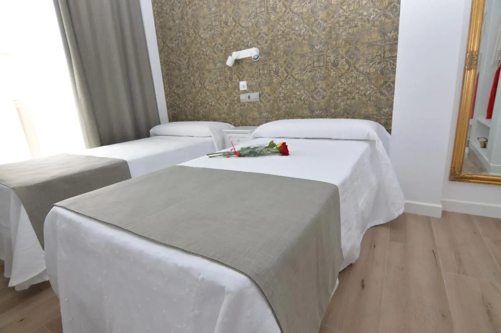 Twin Room with Balcony in Hotel Castillo Benidorm Twin Room with Balcony in Hotel Castillo Benidorm