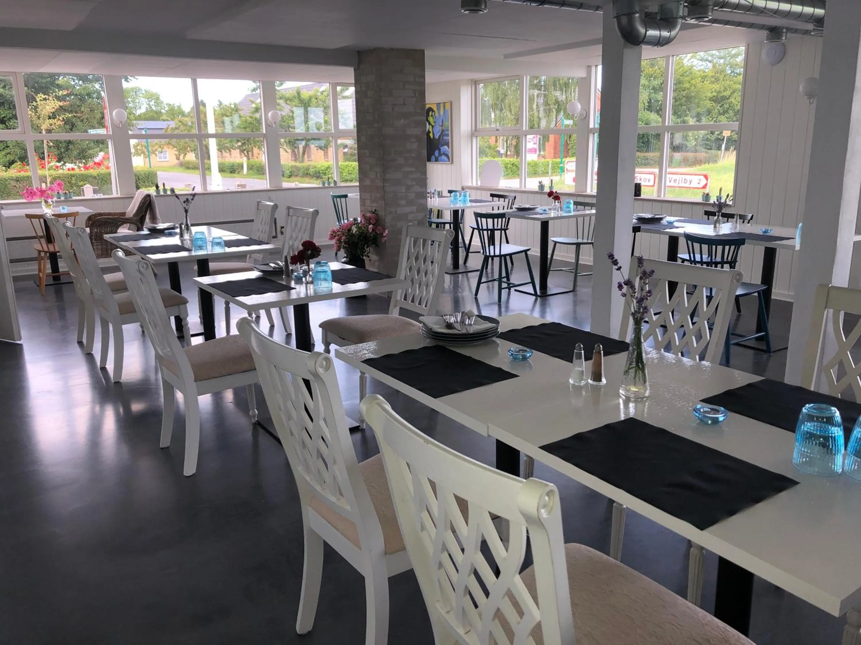 Restaurant/places to eat in Samsted